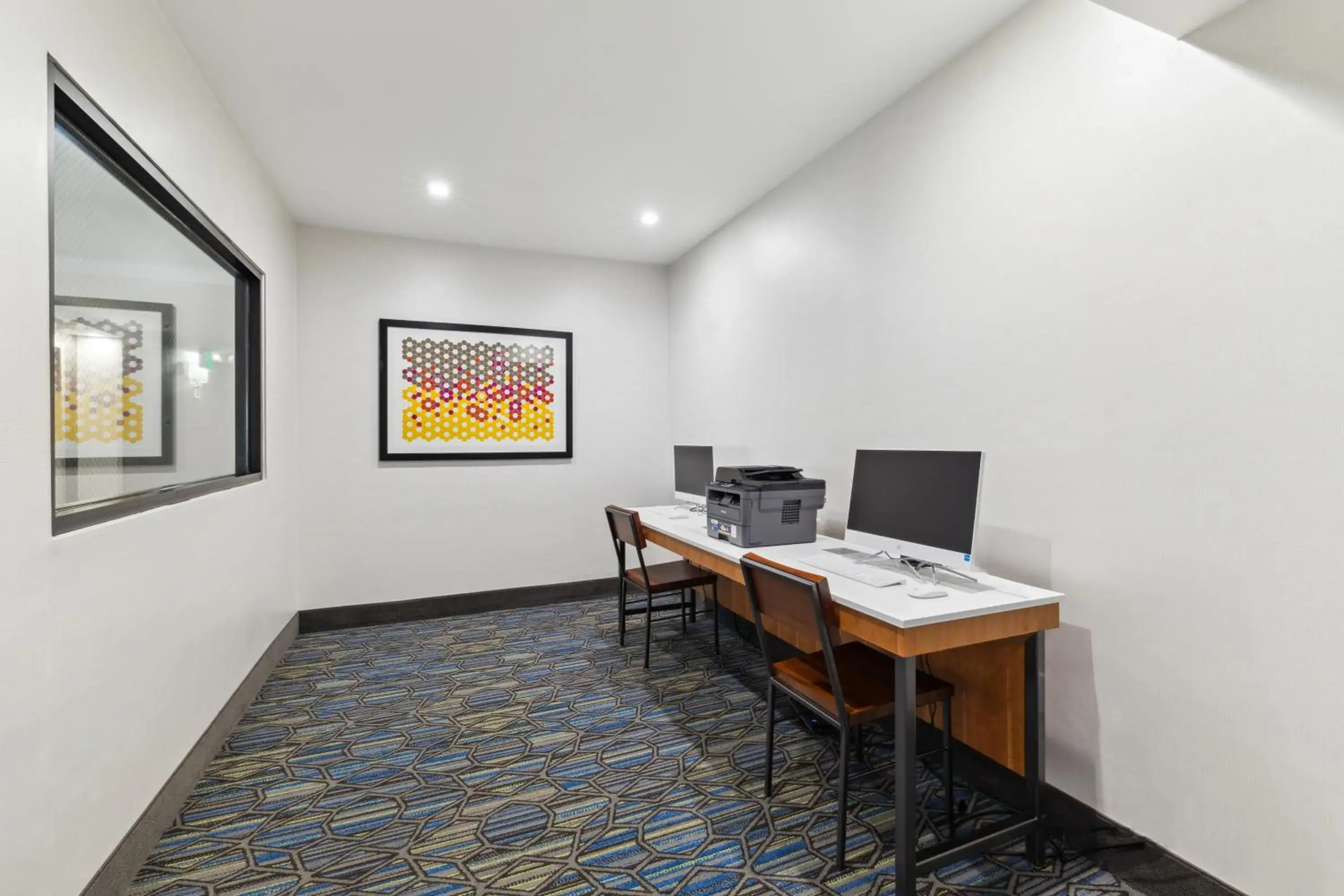 Business facilities in Holiday Inn Express & Suites Mountain View Silicon Valley by IHG Business facilities in Holiday Inn Express & Suites Mountain View Silicon Valley by IHG