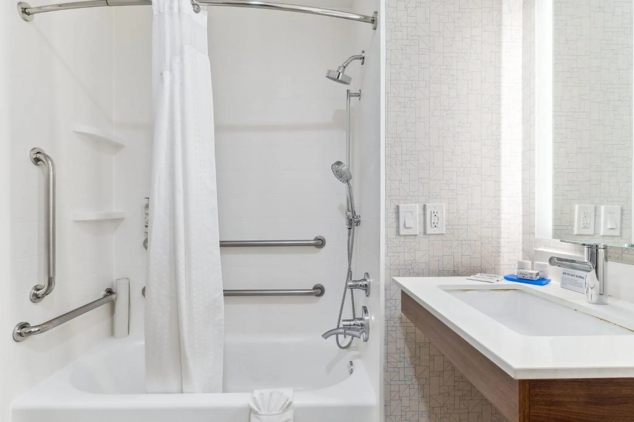 Photo of the whole room in Holiday Inn Express & Suites Mountain View Silicon Valley by IHG