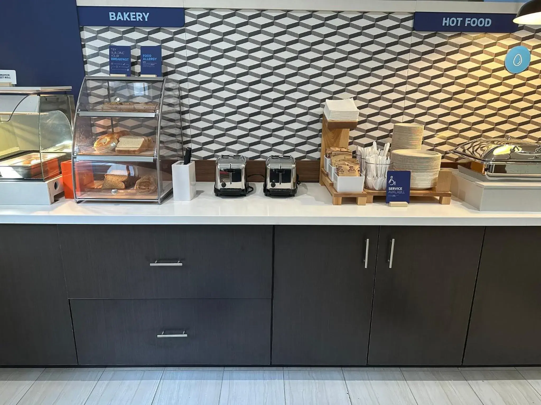 Breakfast in Holiday Inn Express & Suites Mountain View Silicon Valley by IHG Breakfast in Holiday Inn Express & Suites Mountain View Silicon Valley by IHG