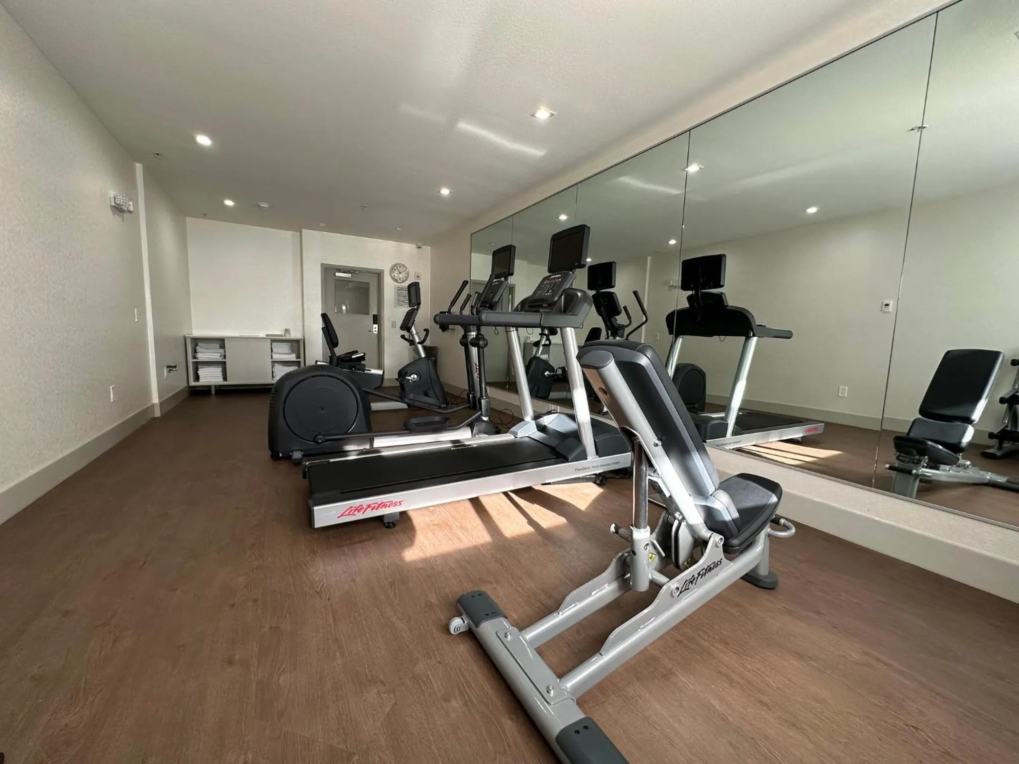 Fitness centre/facilities in Holiday Inn Express & Suites Mountain View Silicon Valley by IHG