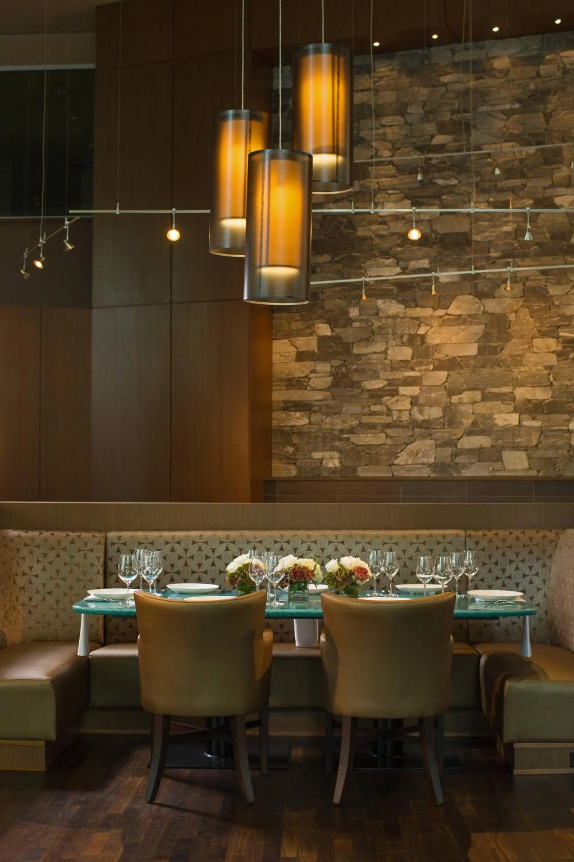 Lounge or bar in Vancouver Marriott Pinnacle Downtown Hotel