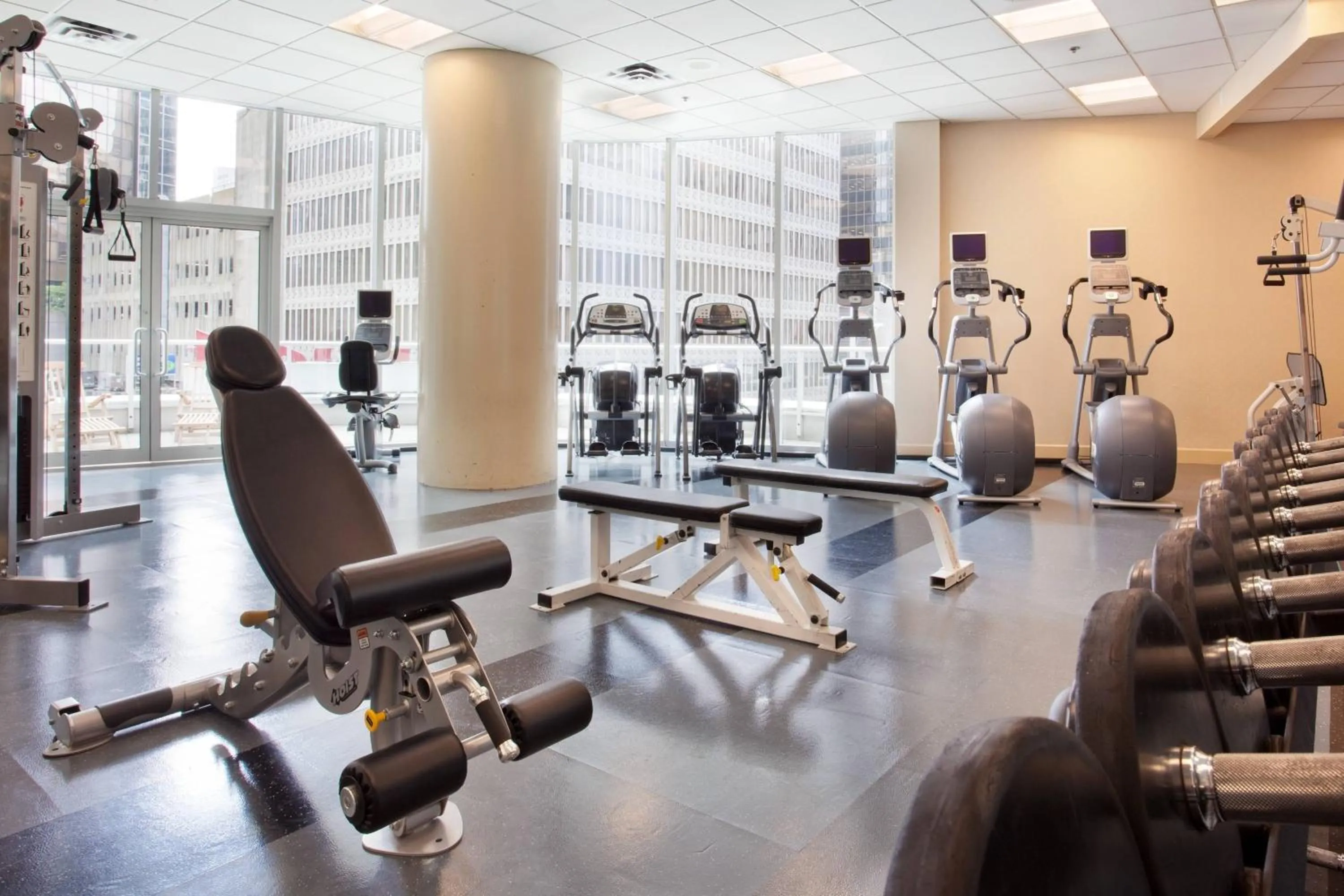 Fitness centre/facilities in Vancouver Marriott Pinnacle Downtown Hotel