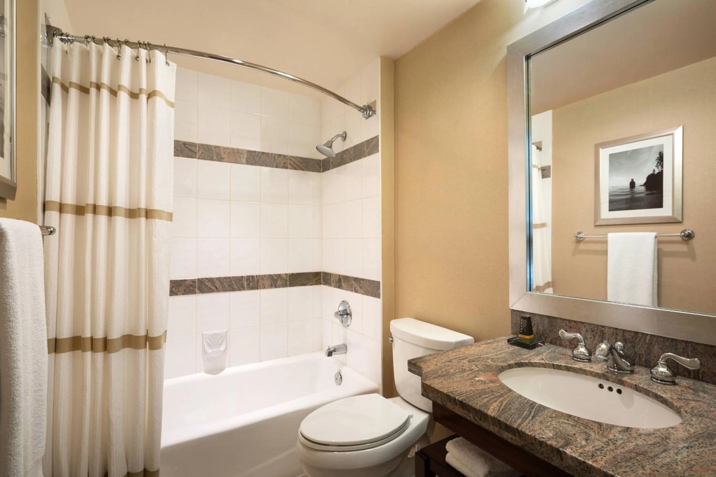 Bathroom in Vancouver Marriott Pinnacle Downtown Hotel