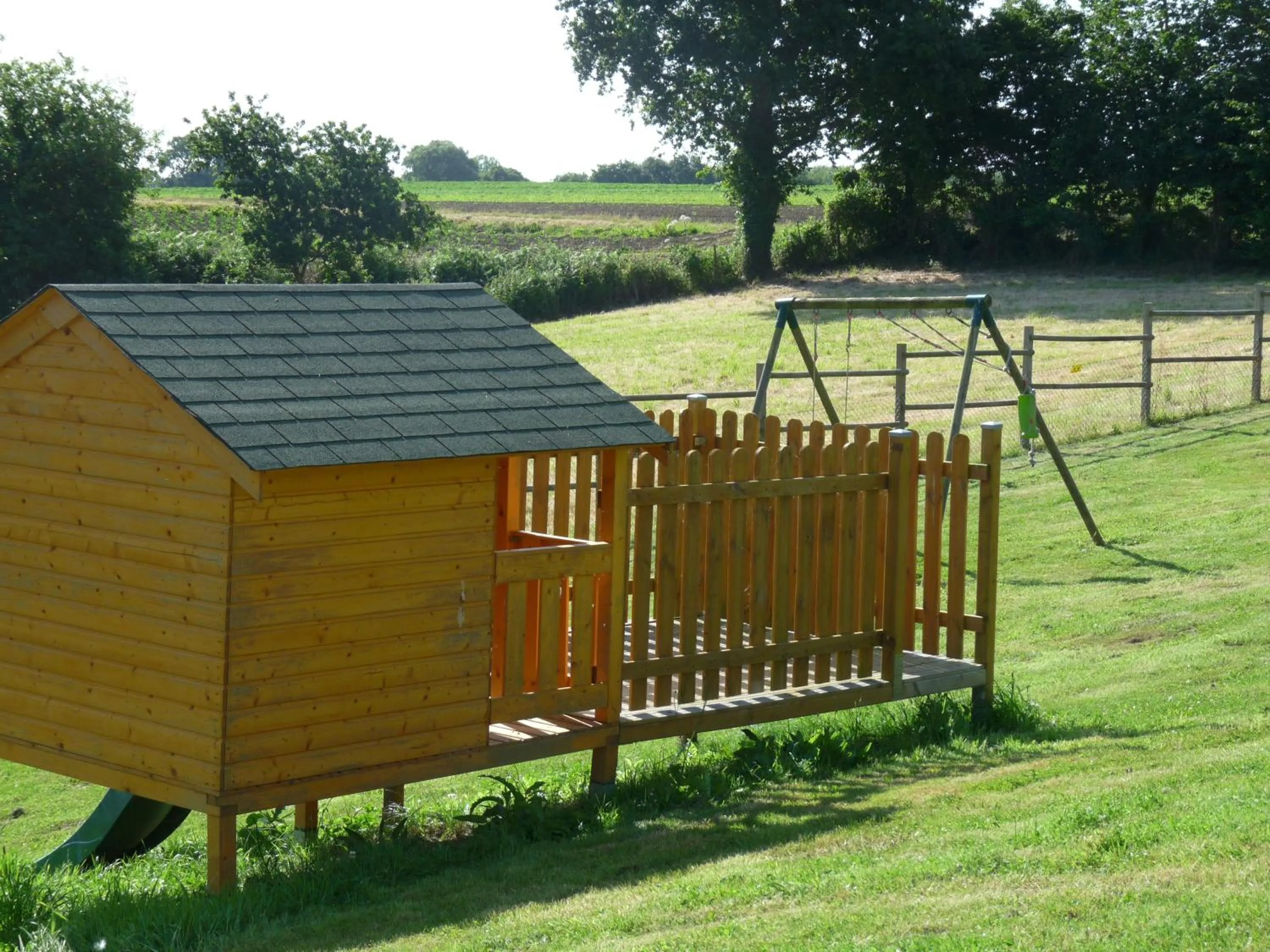 Children play ground in Les chambres de La Métairie du Dick