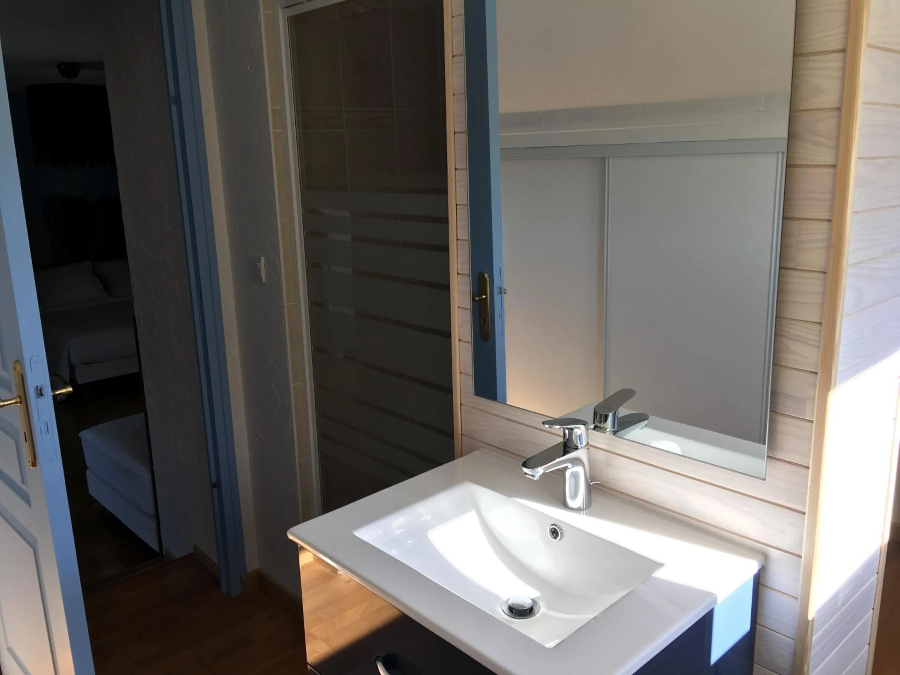 Bathroom in Les chambres de La Métairie du Dick