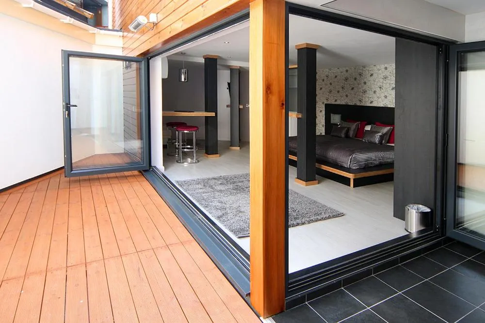 Balcony/Terrace, Bed in Damon’s Hotel