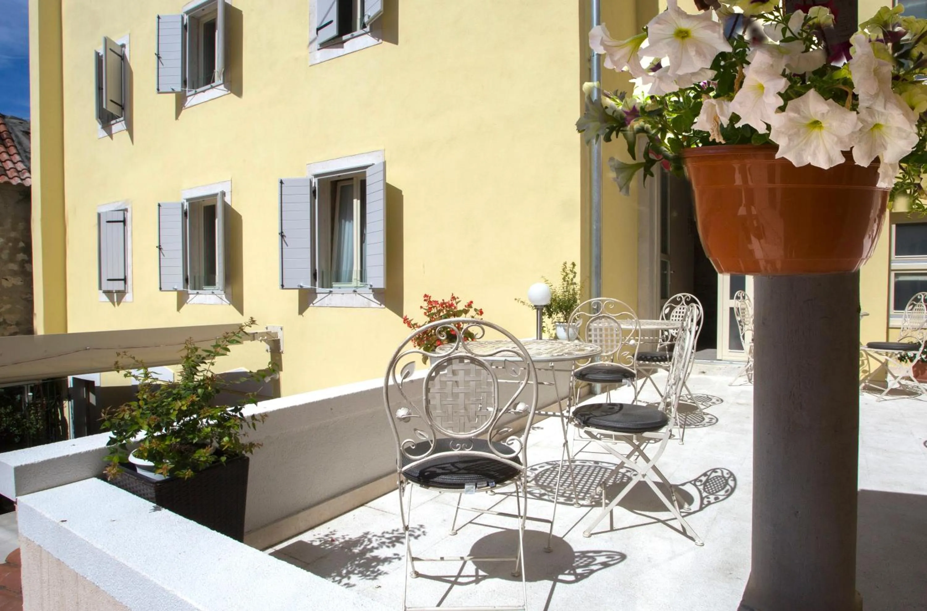 Property building in Aspalathos Residence