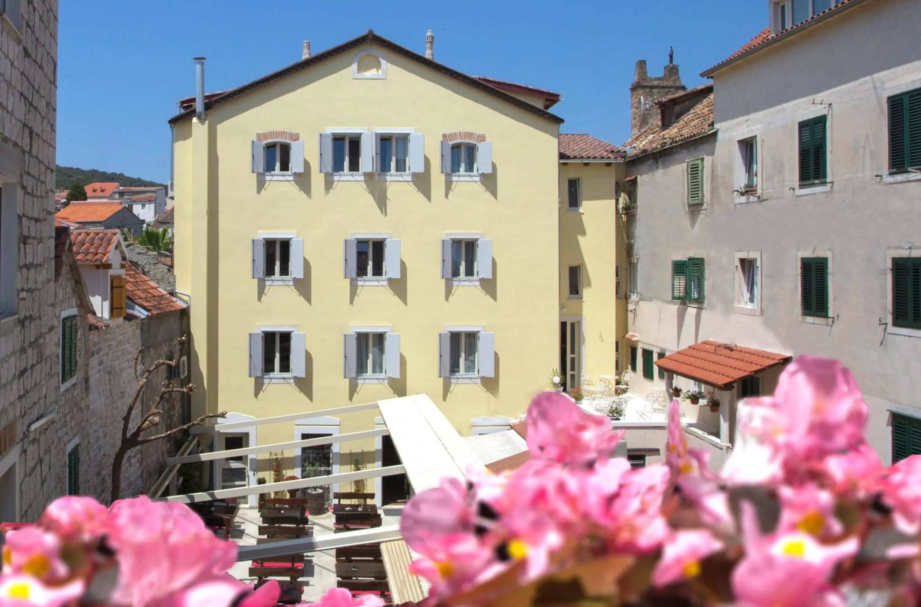 Property building in Aspalathos Residence