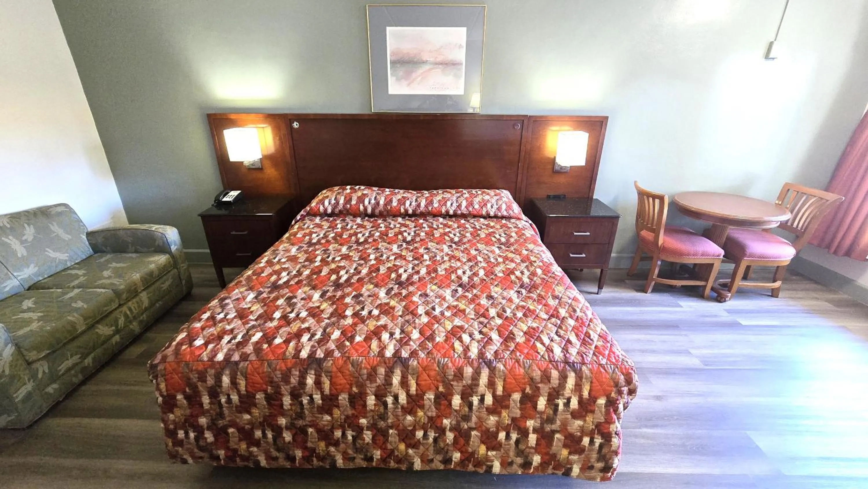 Bed in Gulf Way Inn Clearwater