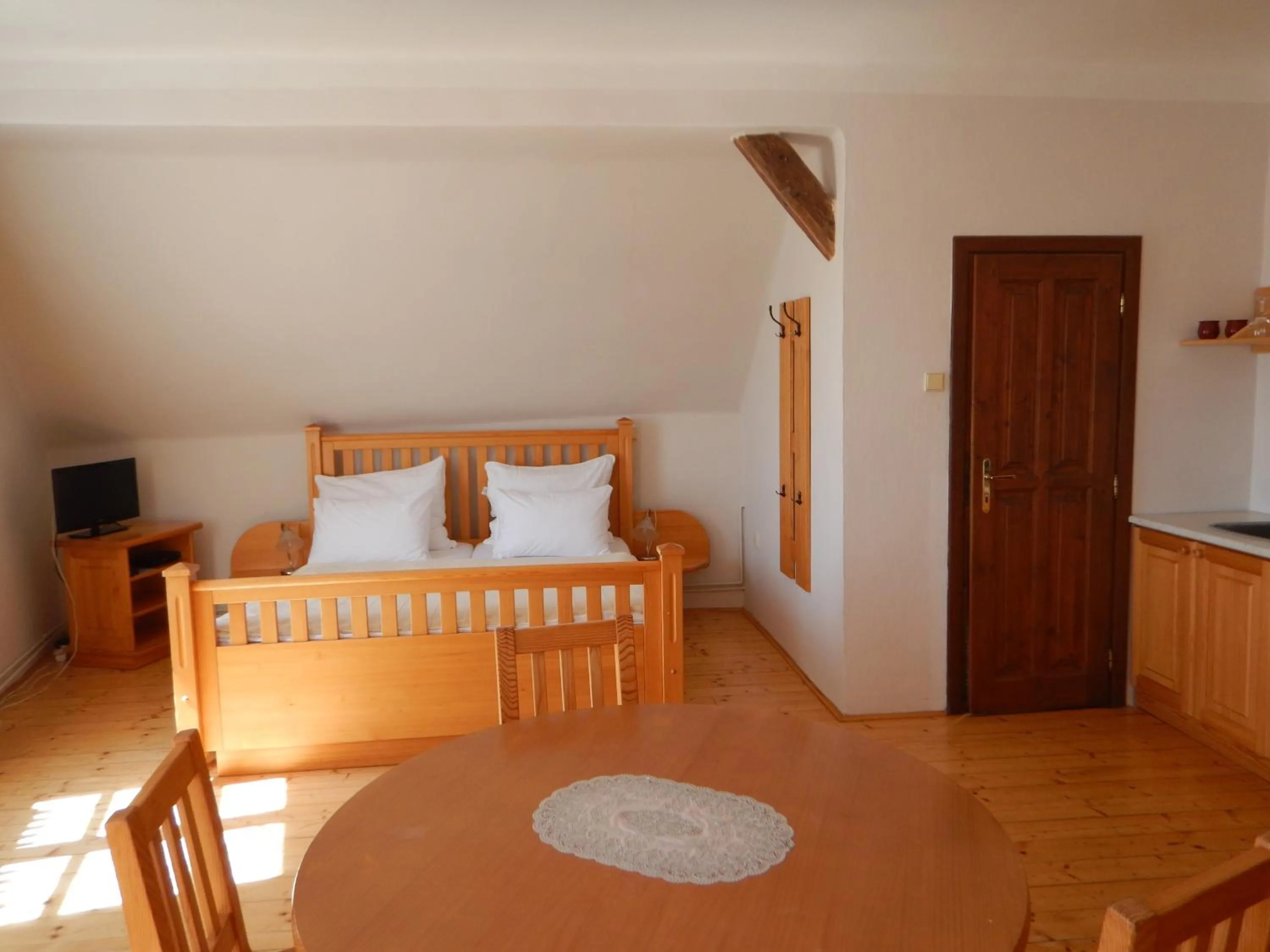 Photo of the whole room, Bed in Hotel Barbakan