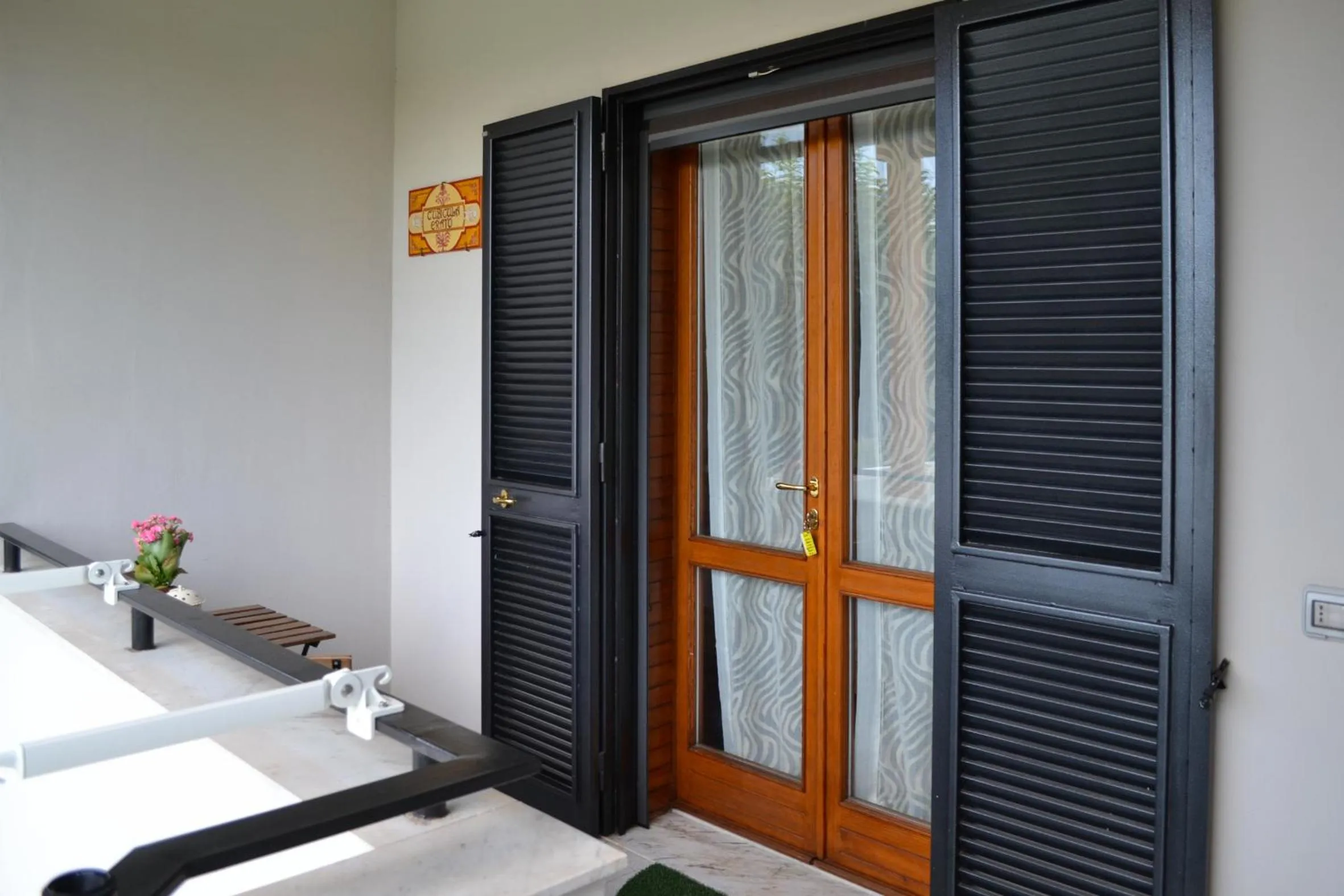 Facade/entrance in Pompei Gryllus