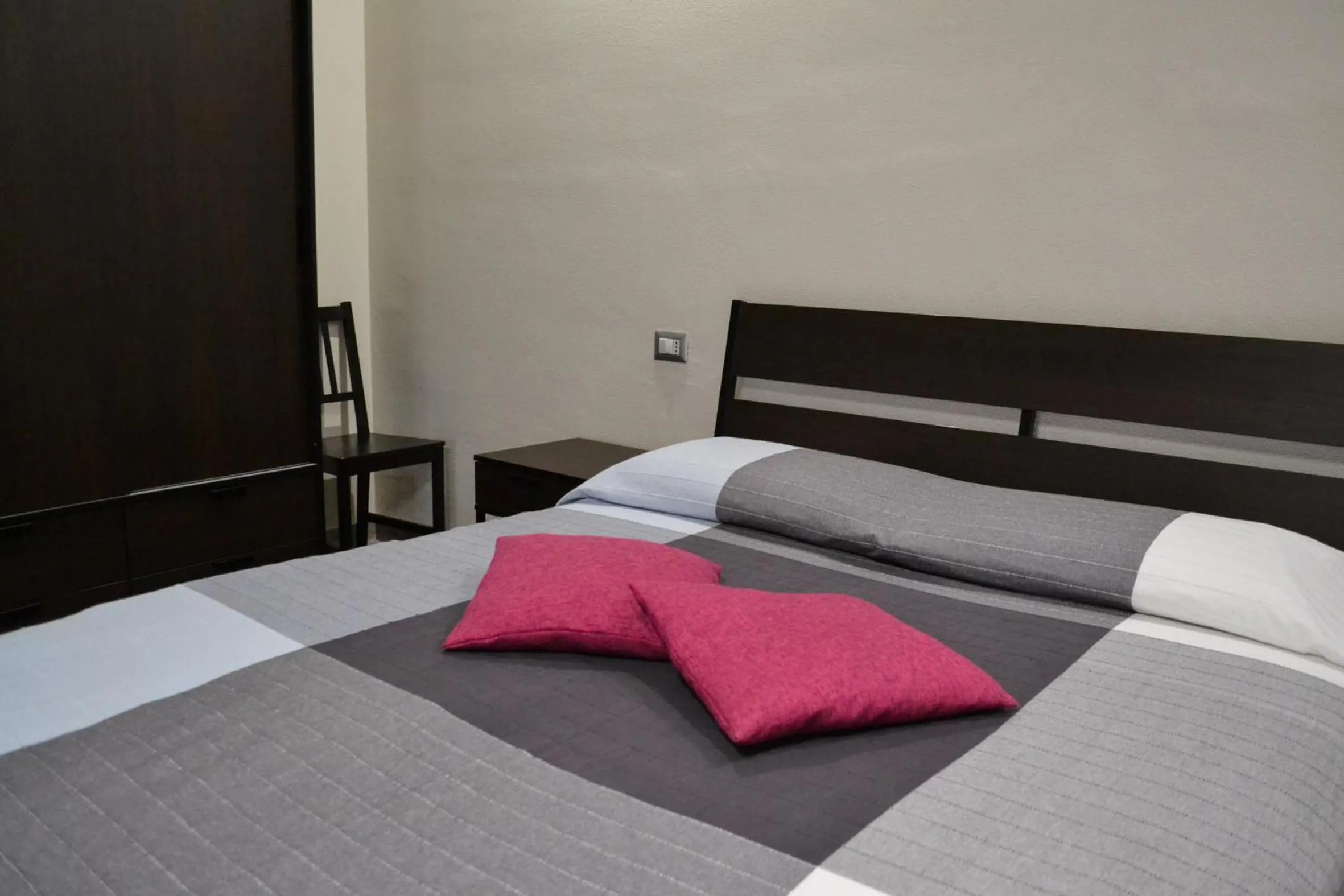 Bedroom, Bed in Pompei Gryllus