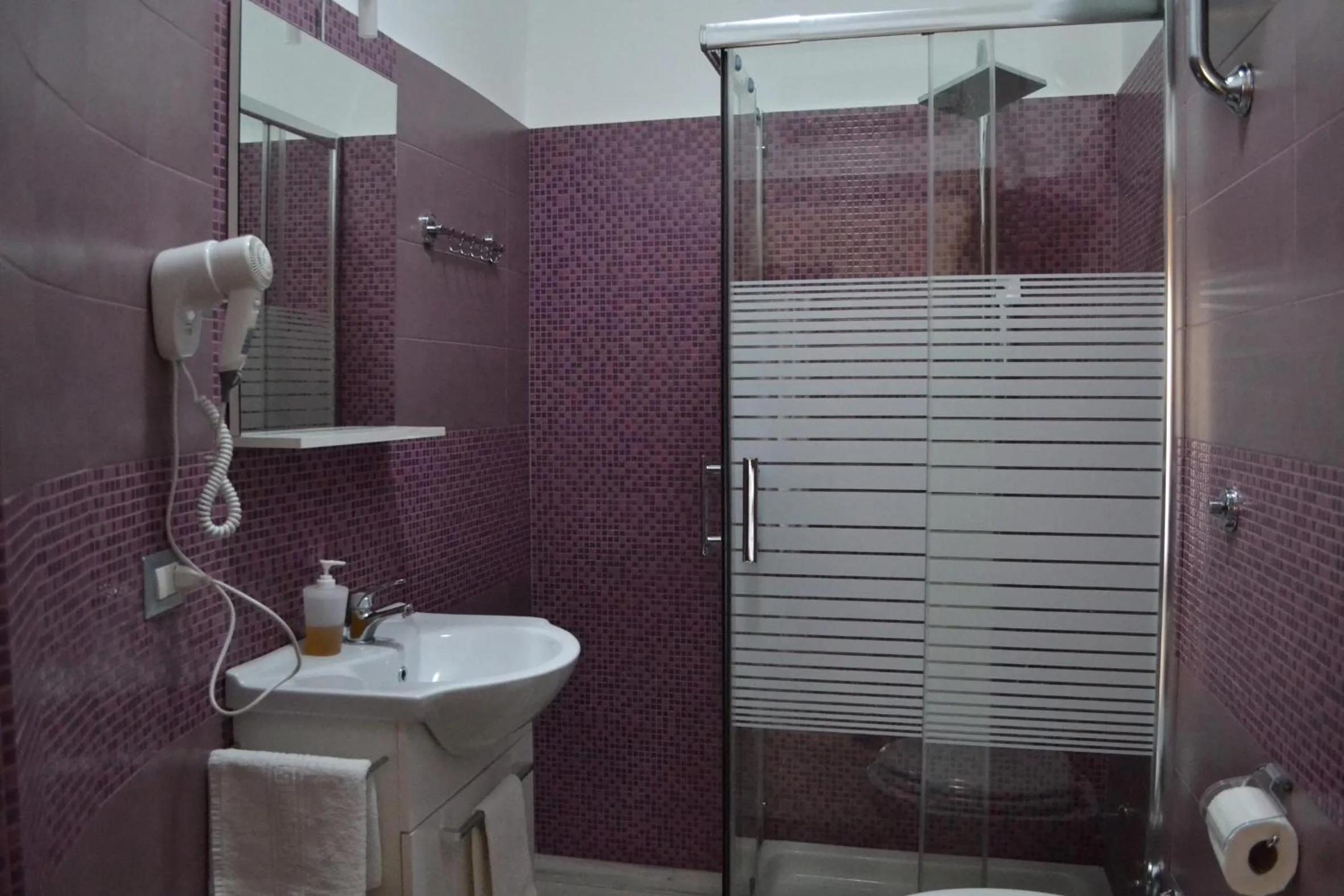 Shower in Pompei Gryllus