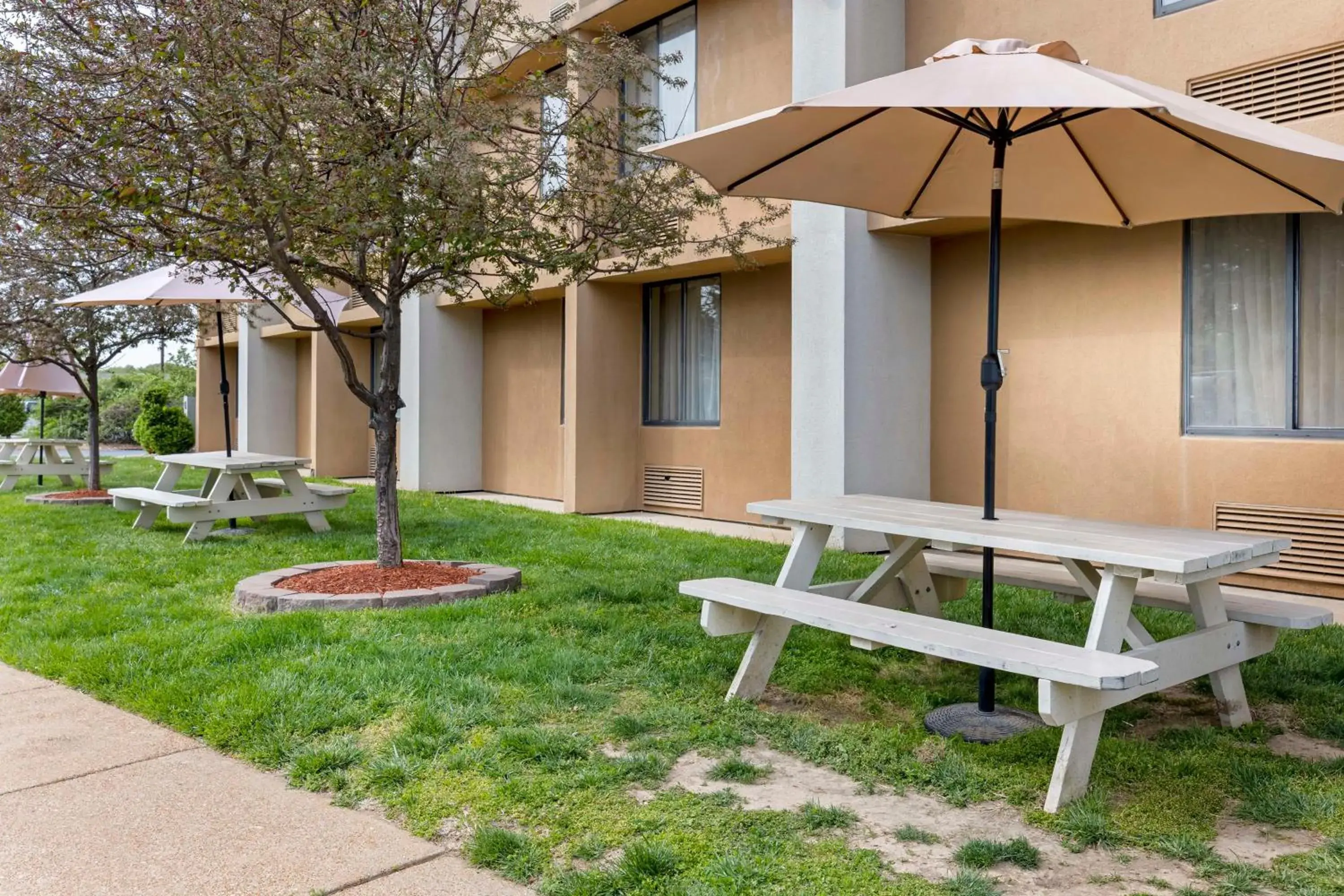 Property building in Best Western Plus The Charles Hotel Property building in Best Western Plus The Charles Hotel