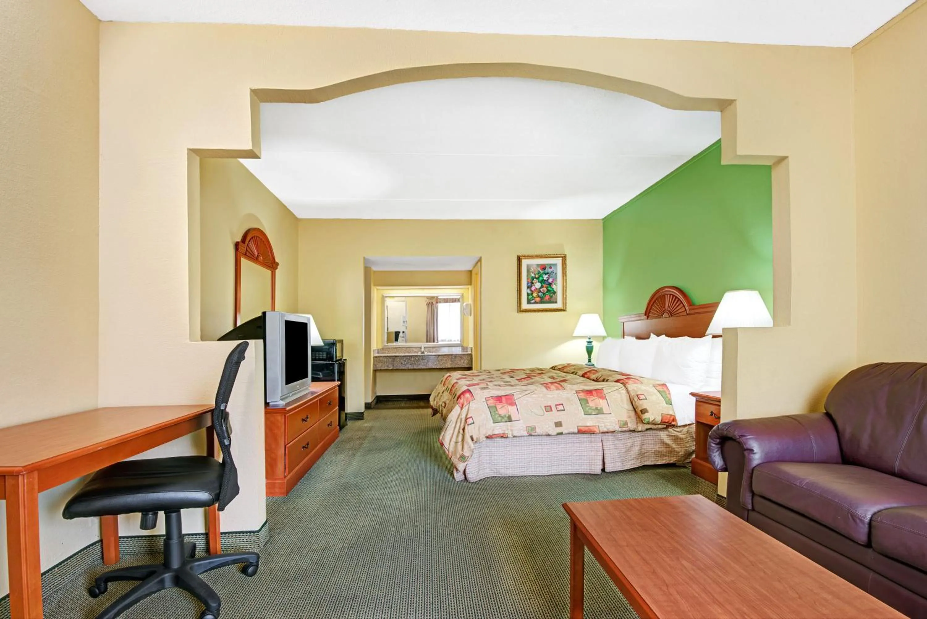 Bedroom, Bed in Super 8 by Wyndham Nashville Near Downtown / I-40