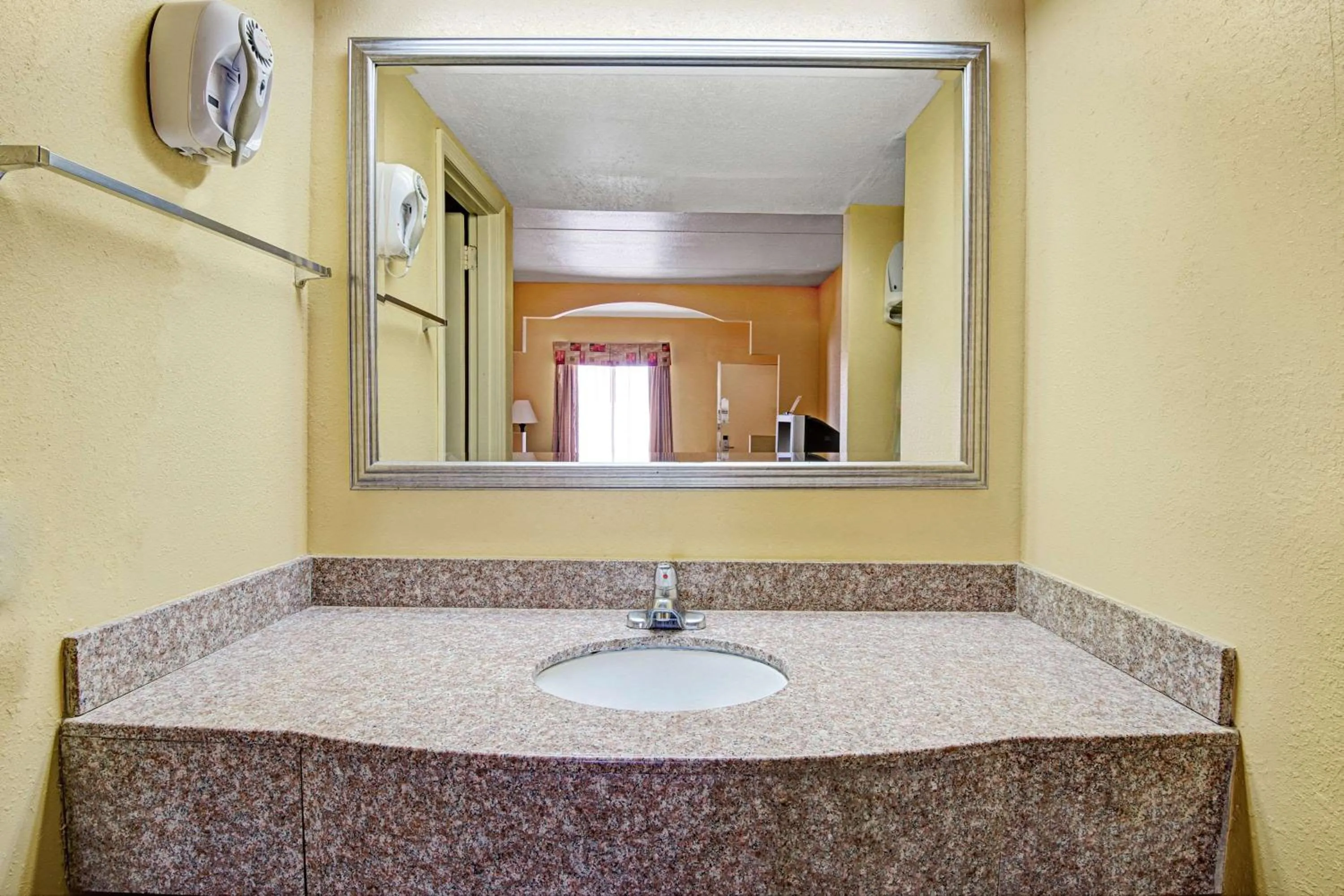 Bathroom in Super 8 by Wyndham Nashville Near Downtown / I-40