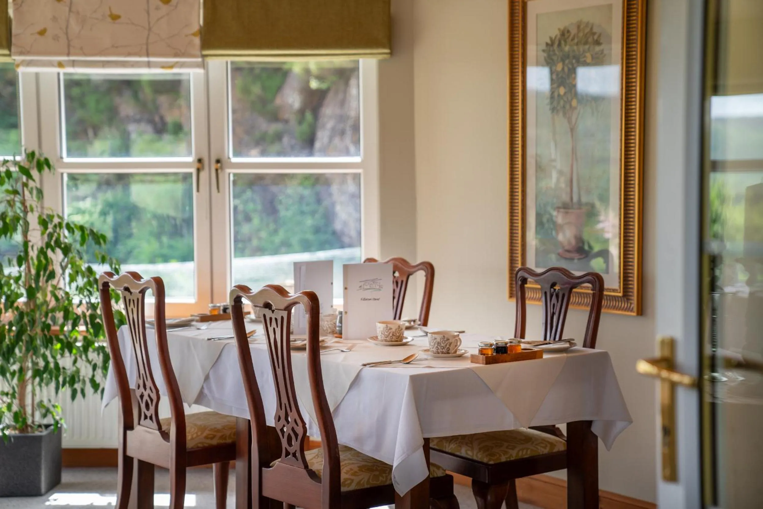 Restaurant/places to eat in Killoran House