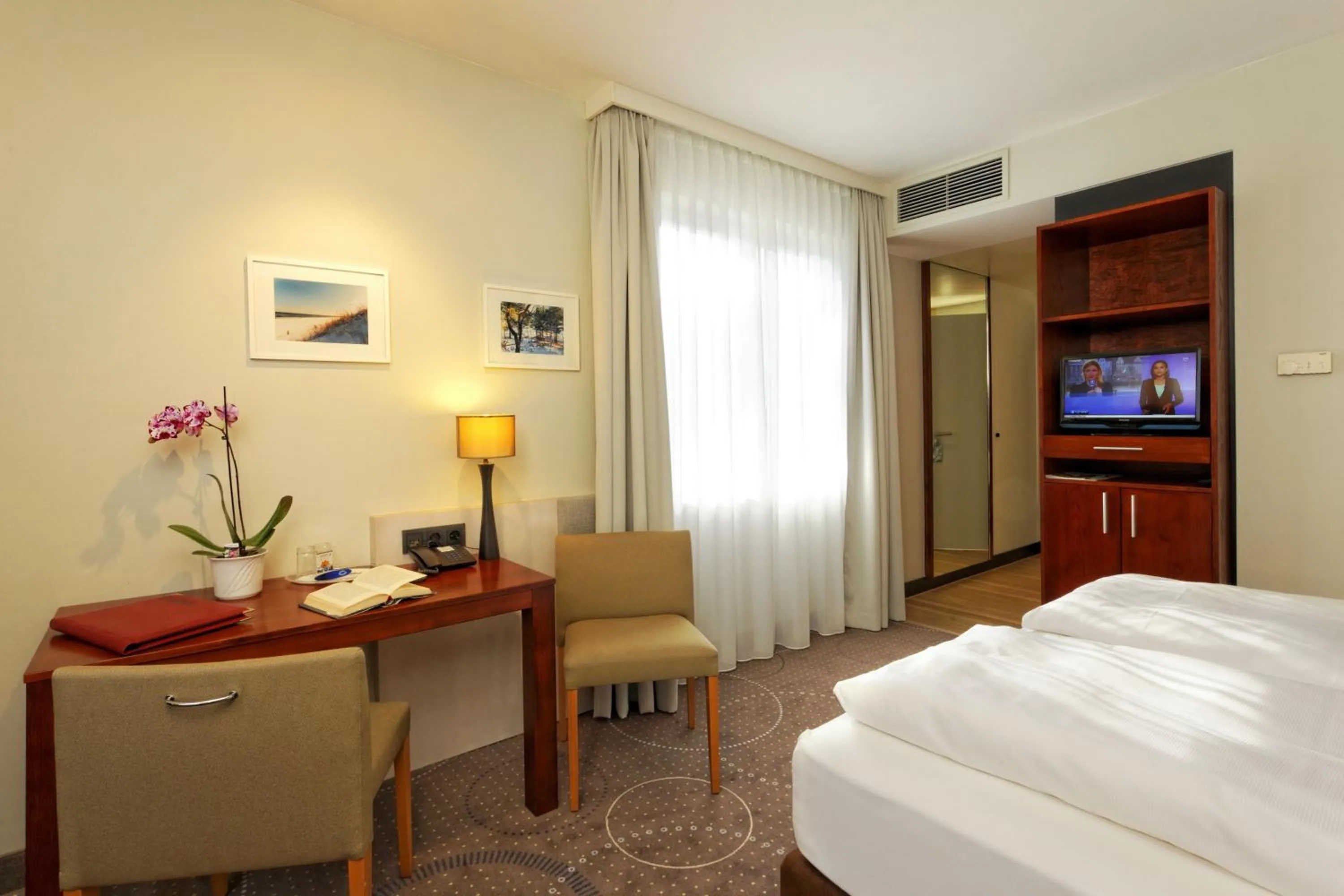 Seating area, Bed in Hotel Kaliebe