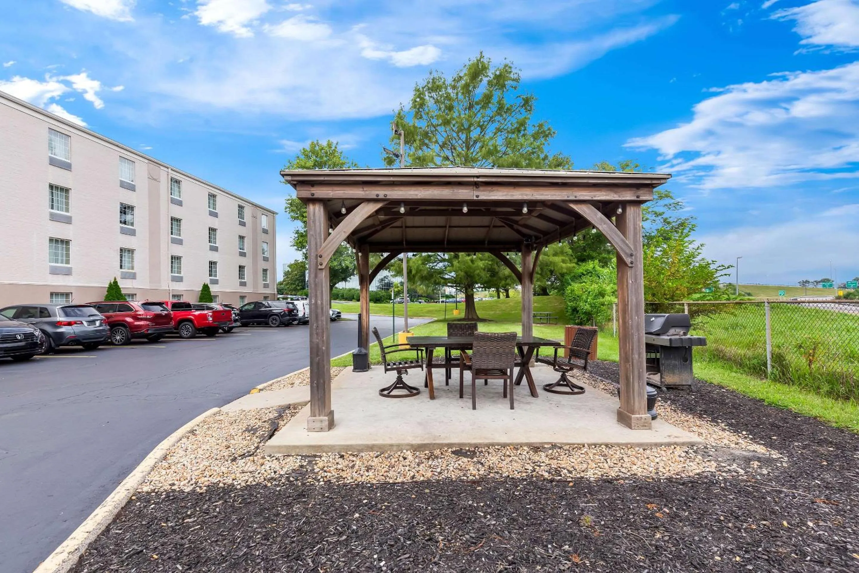 Property building in Comfort Inn St Louis - Westport Event Center
