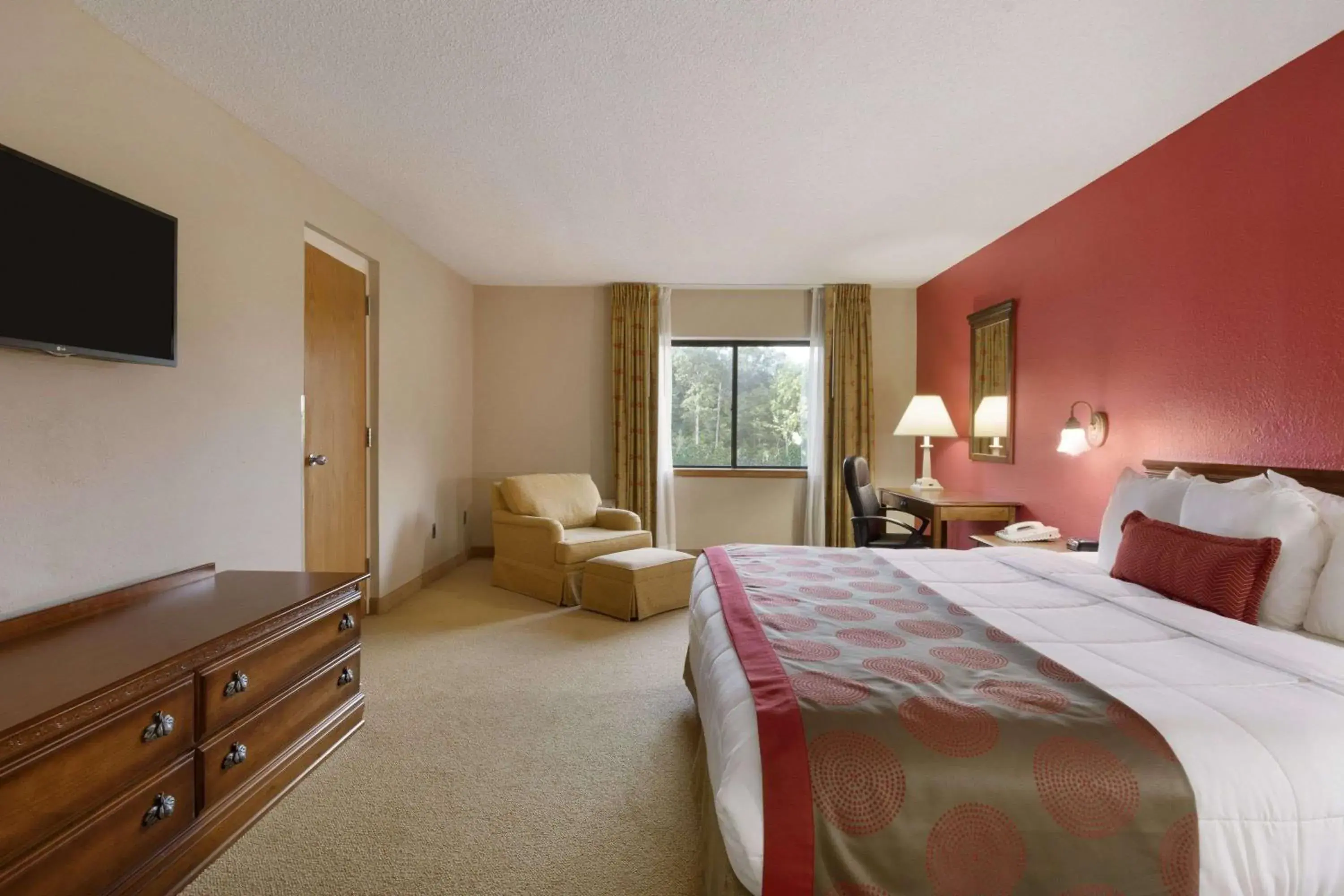 Photo of the whole room, Bed in Ramada by Wyndham Raleigh Photo of the whole room, Bed in Ramada by Wyndham Raleigh
