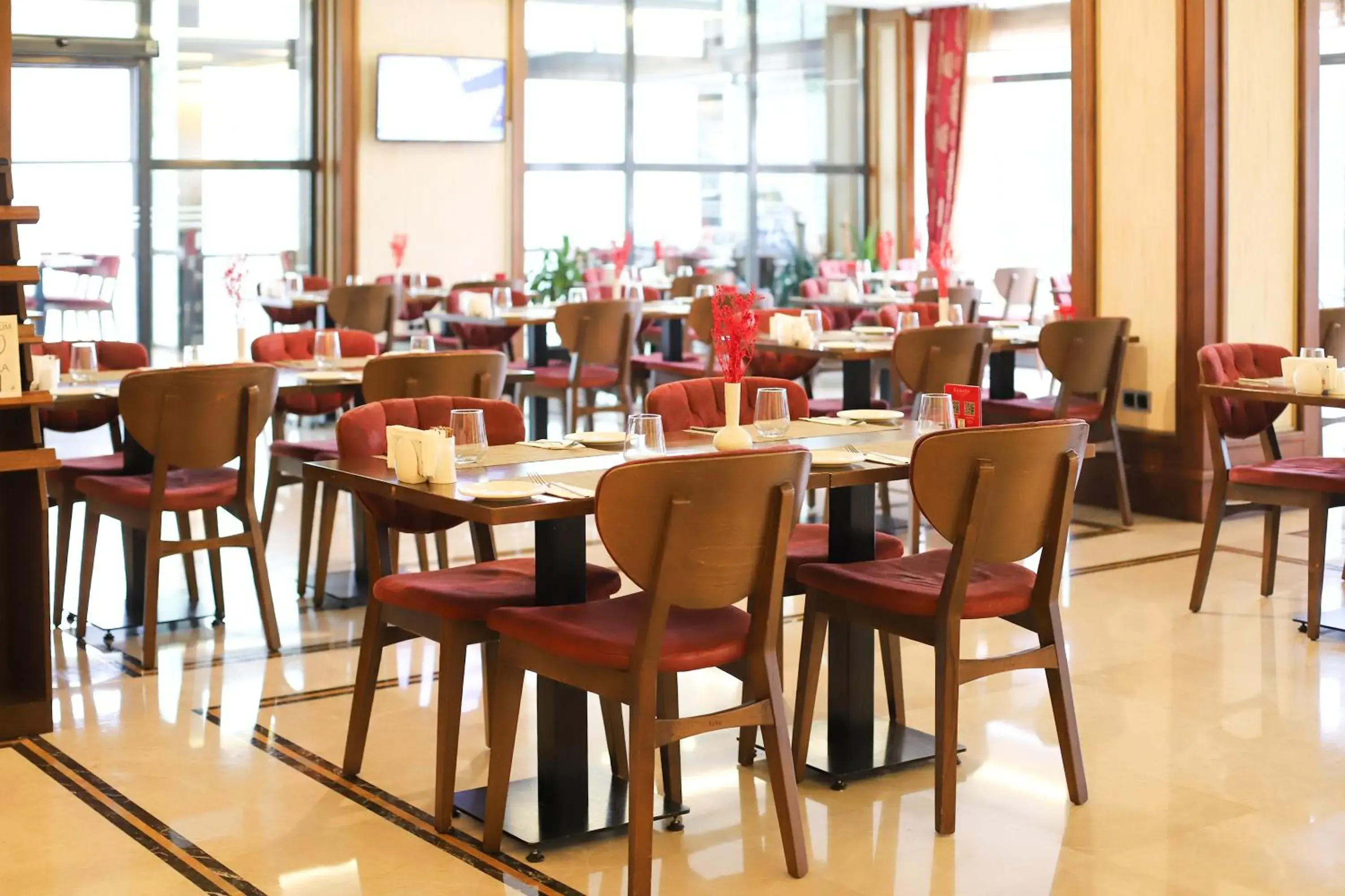 Restaurant/places to eat in Ramada by Wyndham Yalova Restaurant/places to eat in Ramada by Wyndham Yalova