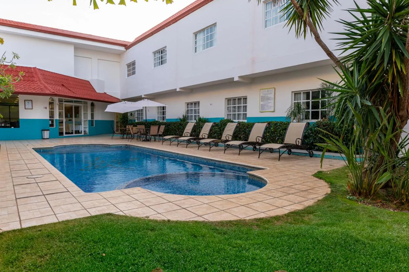 Pool view in Hotel Ocean View