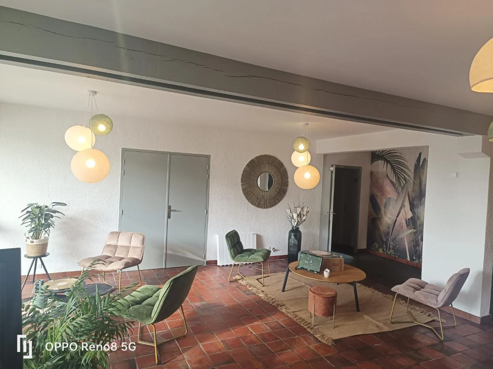 Lobby or reception in Hôtel-Restaurant La Belle Poule -