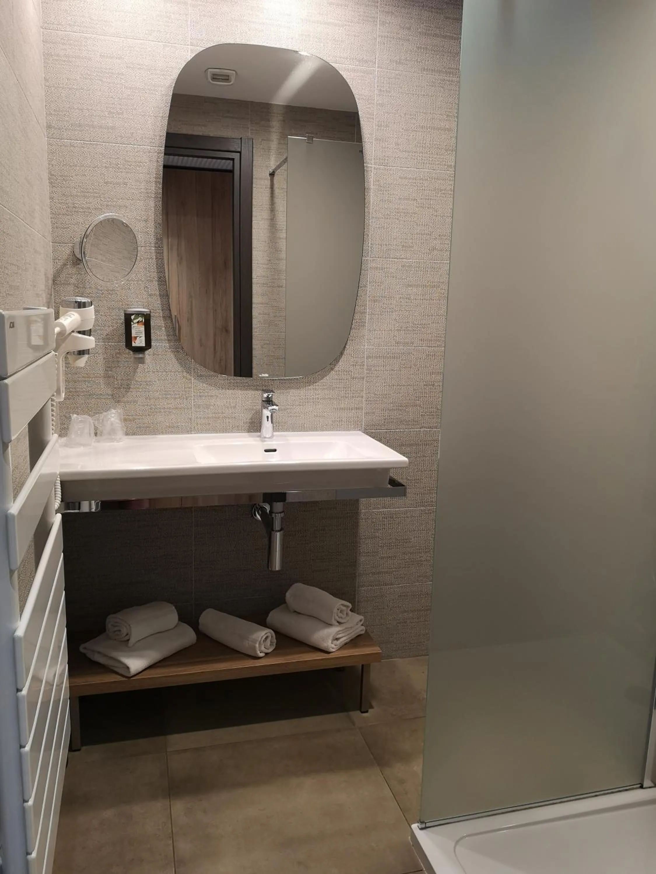 Shower in Hotel Residence Lido Marana Bastia Furiani