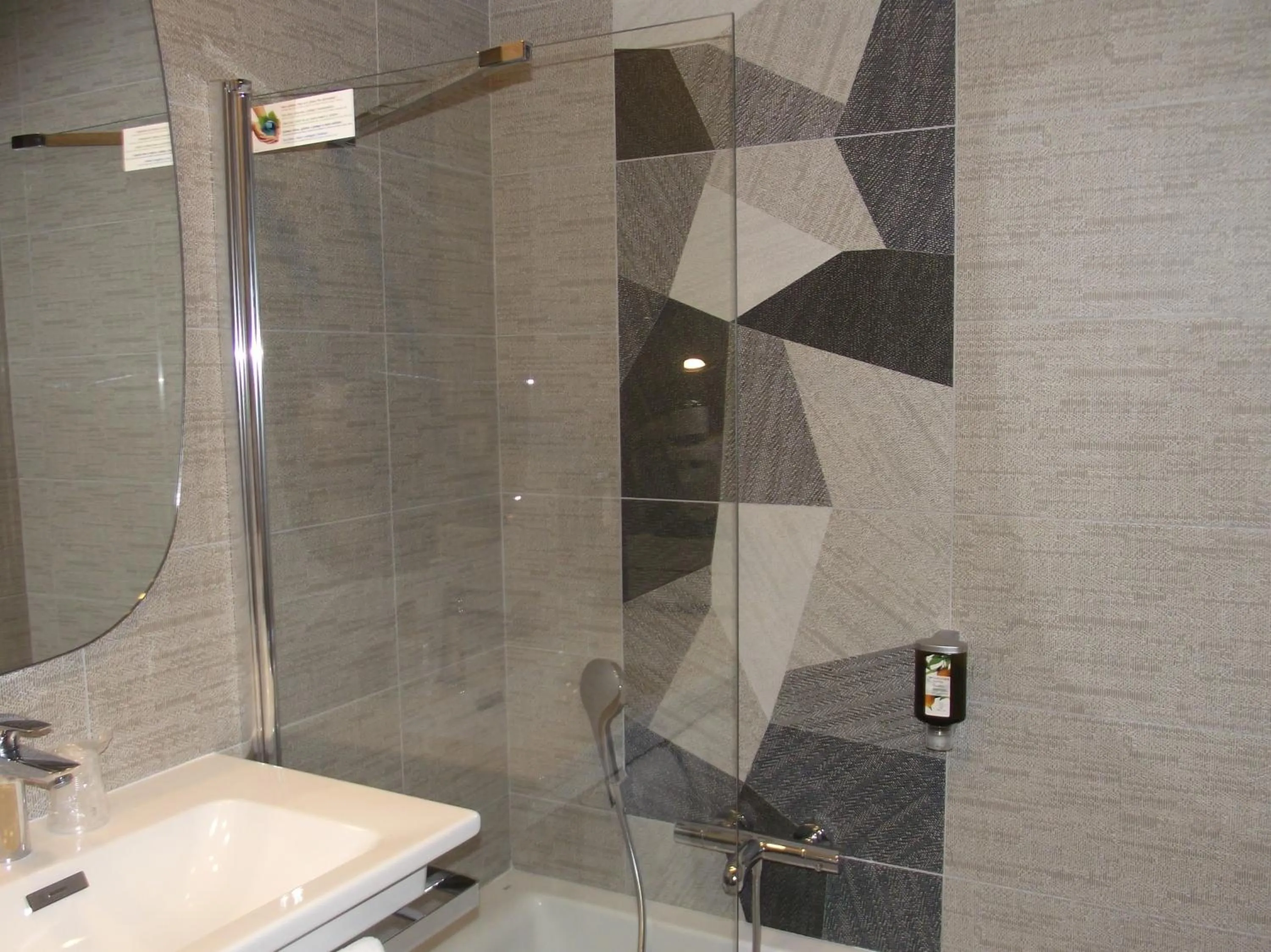 Shower in Hotel Residence Lido Marana Bastia Furiani