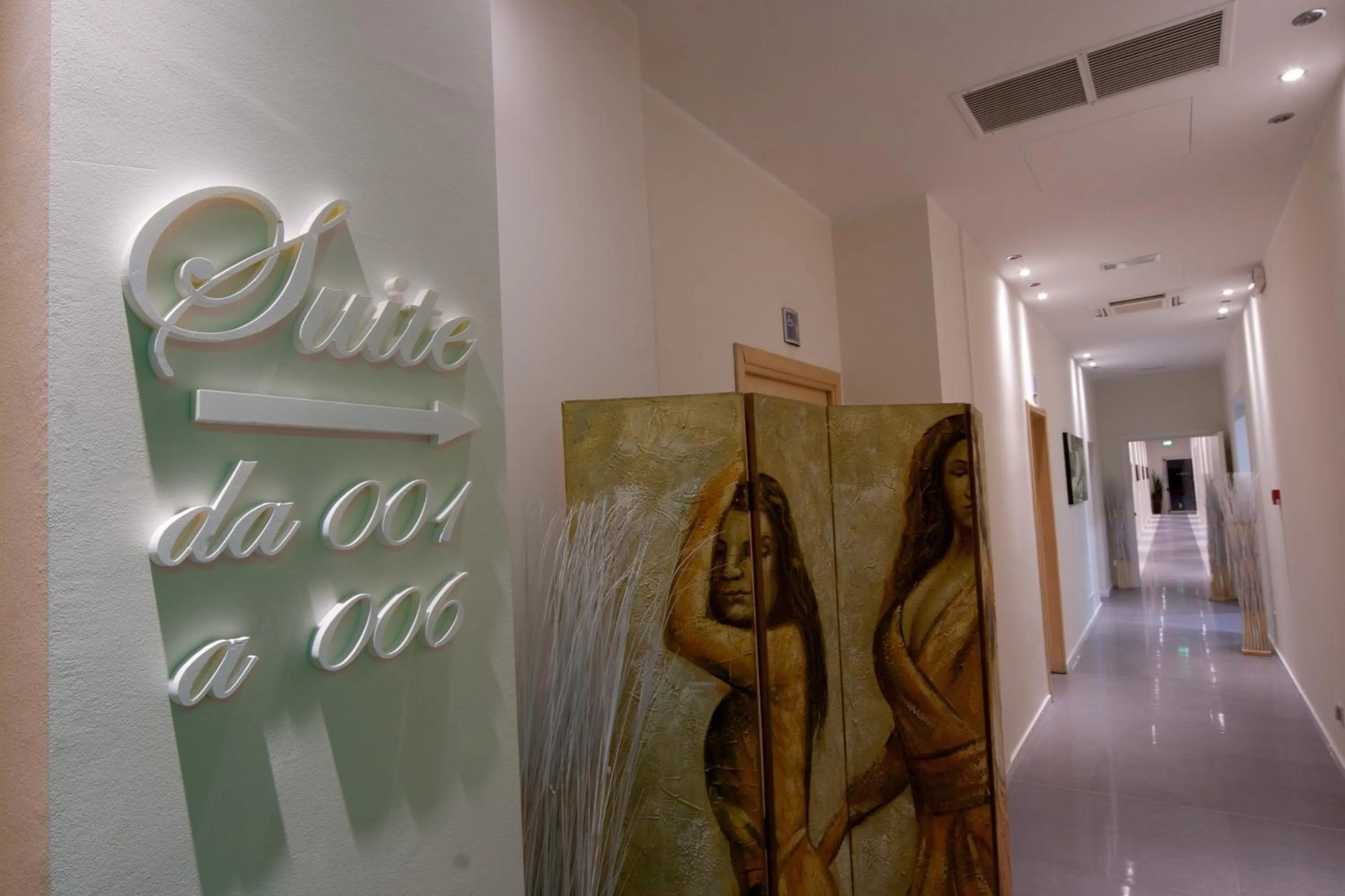 Decorative detail in Villaggio La Pescaccia