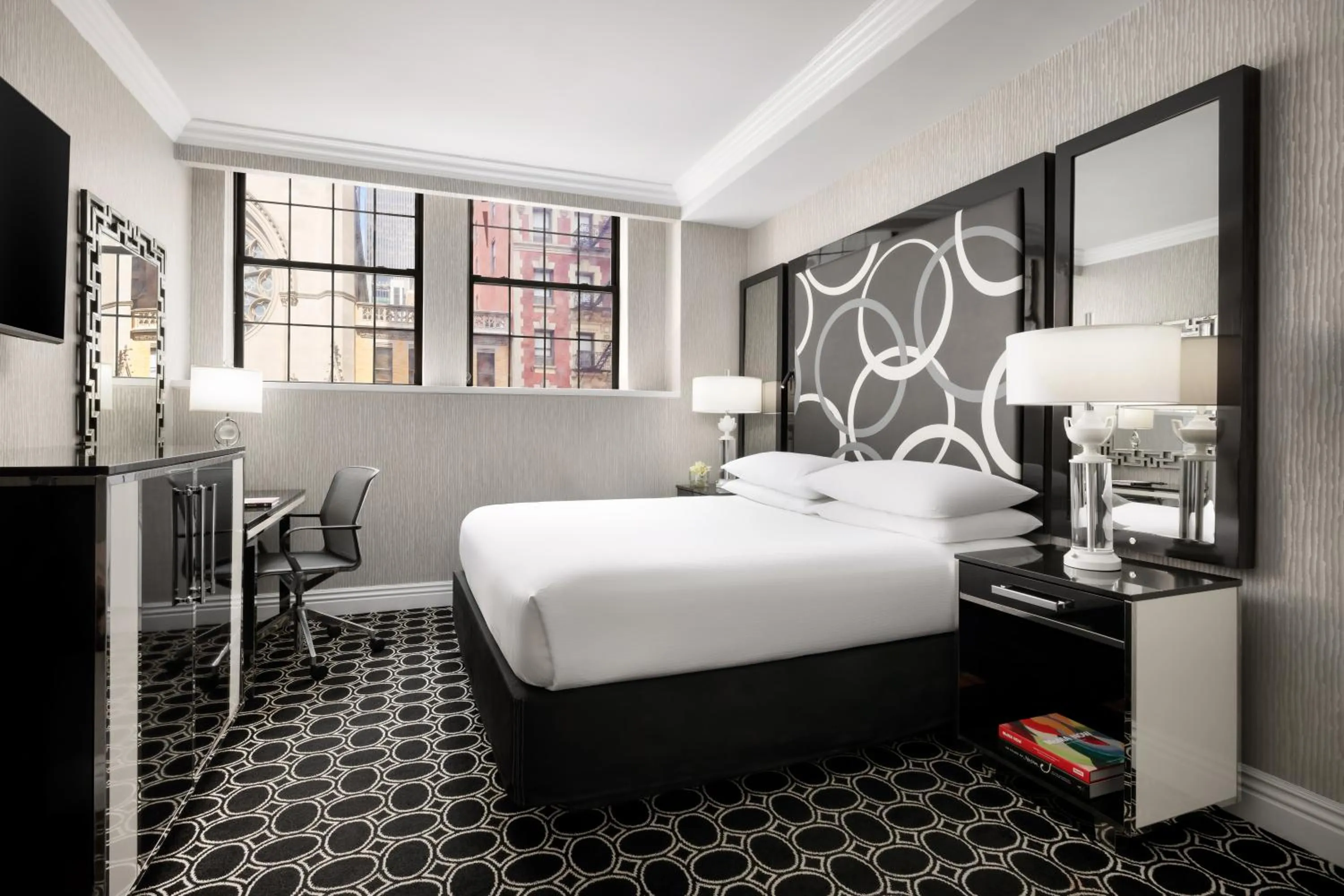 Bedroom, Bed in The Muse New York