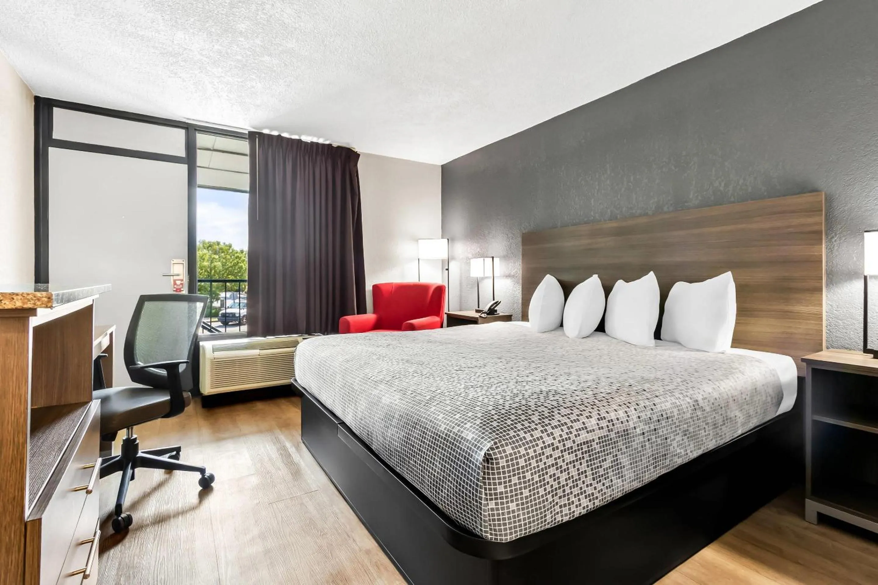 Bedroom, Bed in Econo Lodge