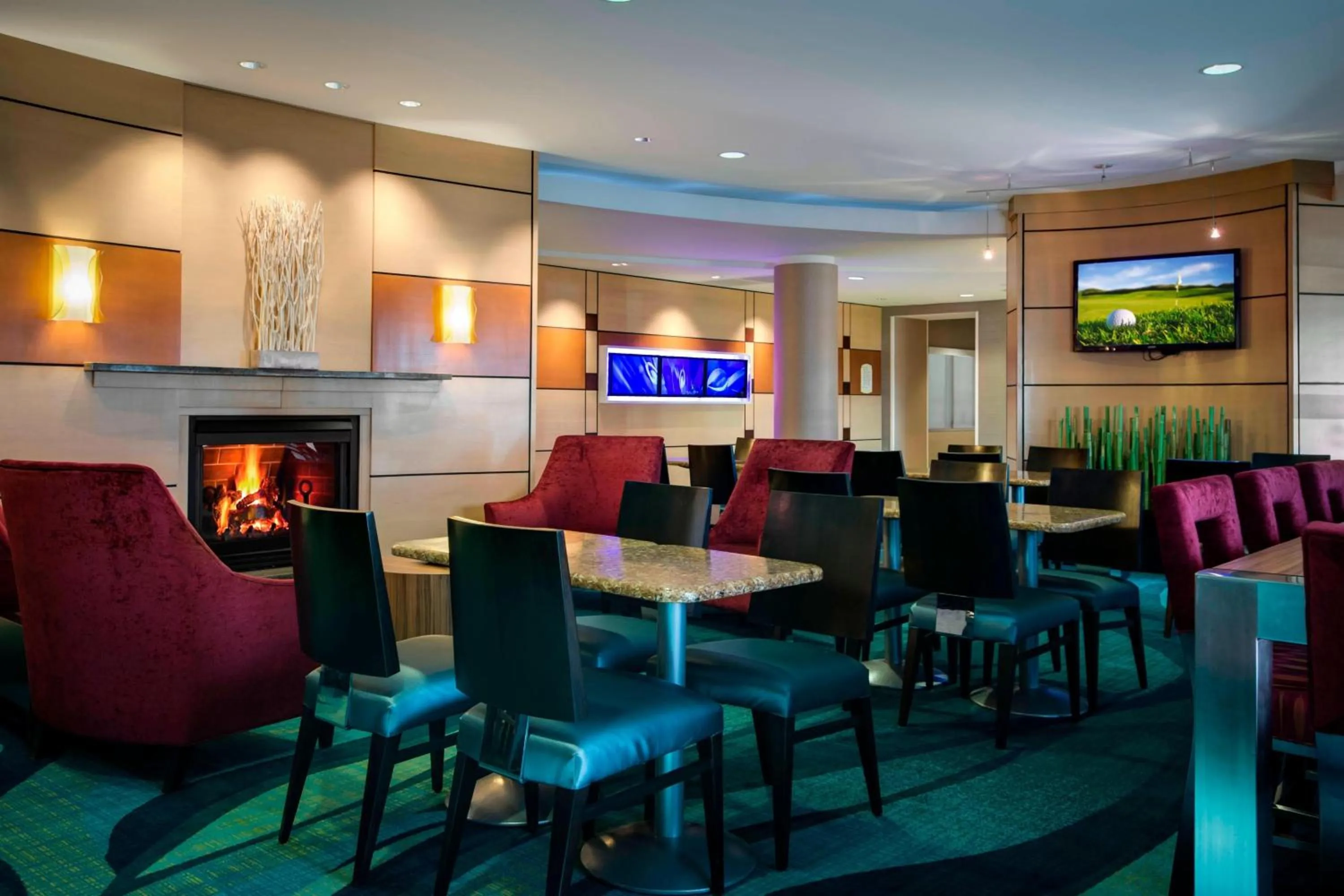 Restaurant/places to eat in SpringHill Suites by Marriott Omaha East, Council Bluffs, IA