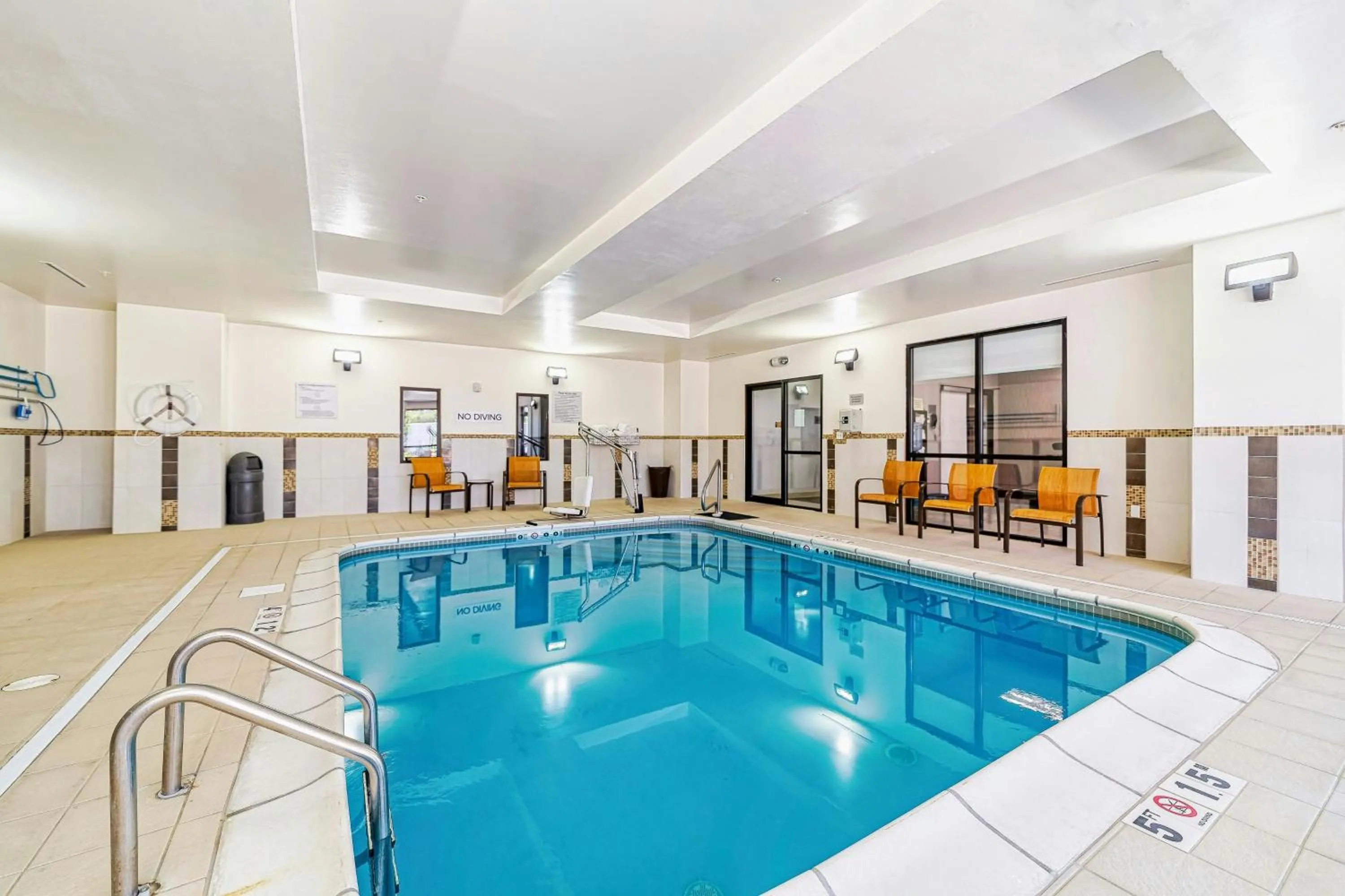 Swimming pool in Courtyard Biloxi North/D'Iberville