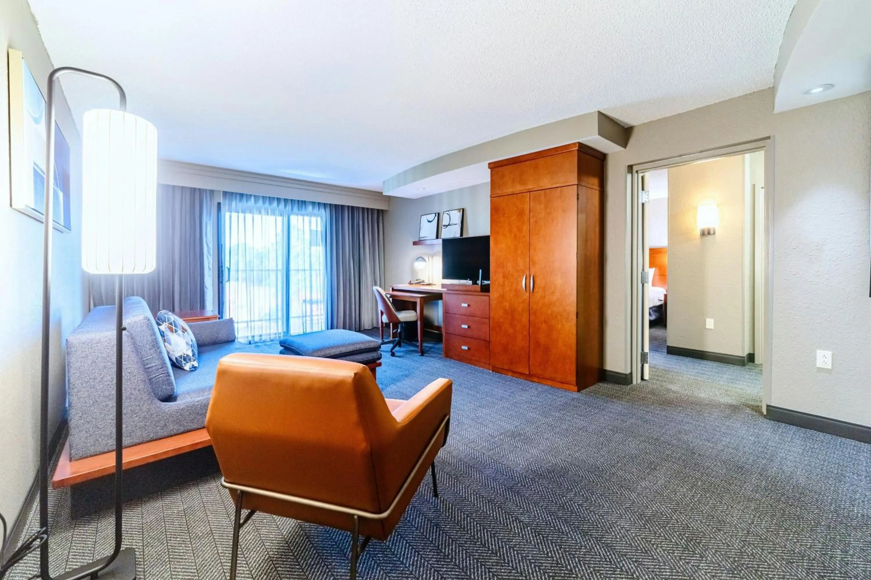 Photo of the whole room in Courtyard Biloxi North/D'Iberville