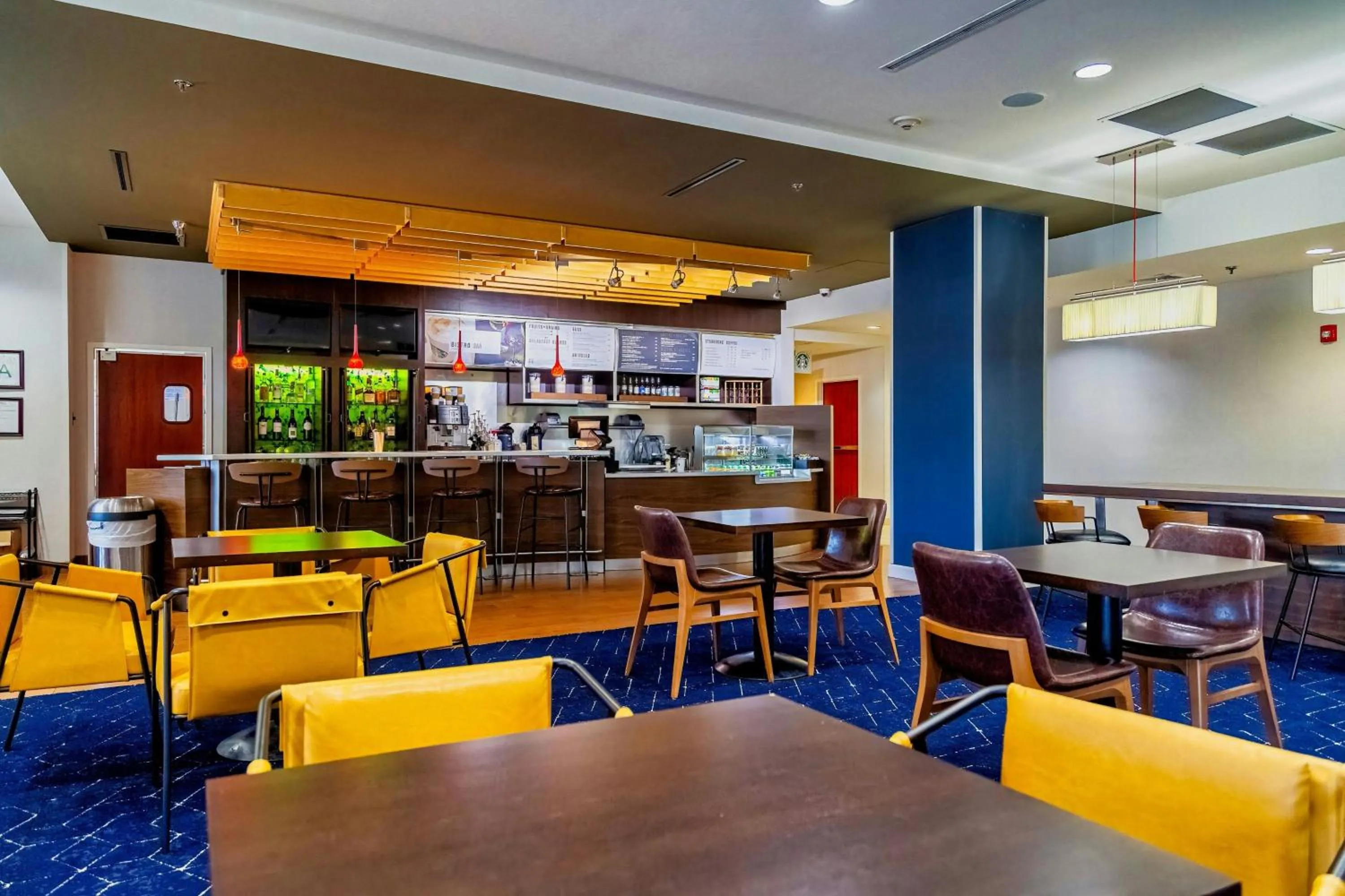 Restaurant/places to eat in Courtyard Biloxi North/D'Iberville