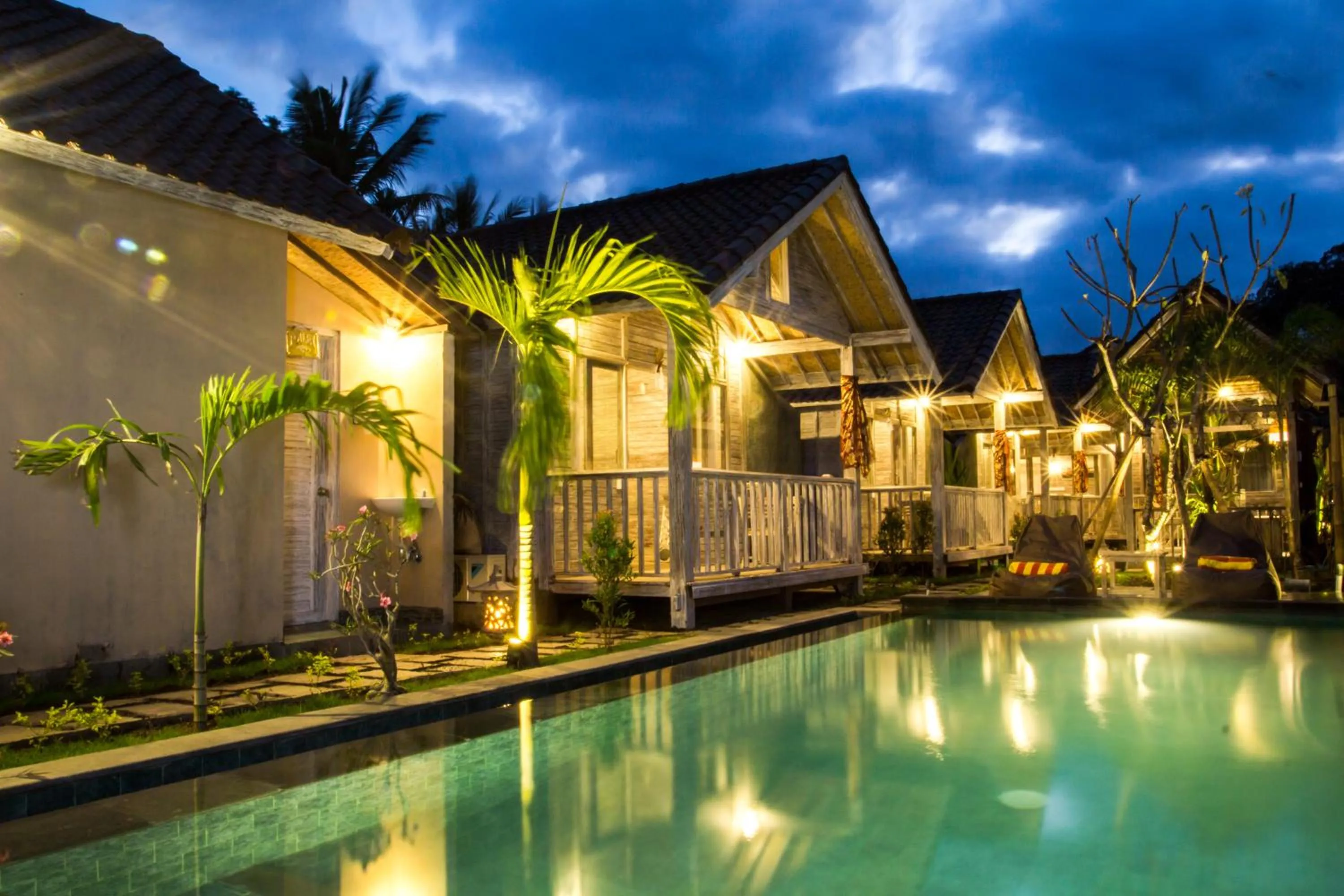 Swimming pool in The Syron Huts Lembongan