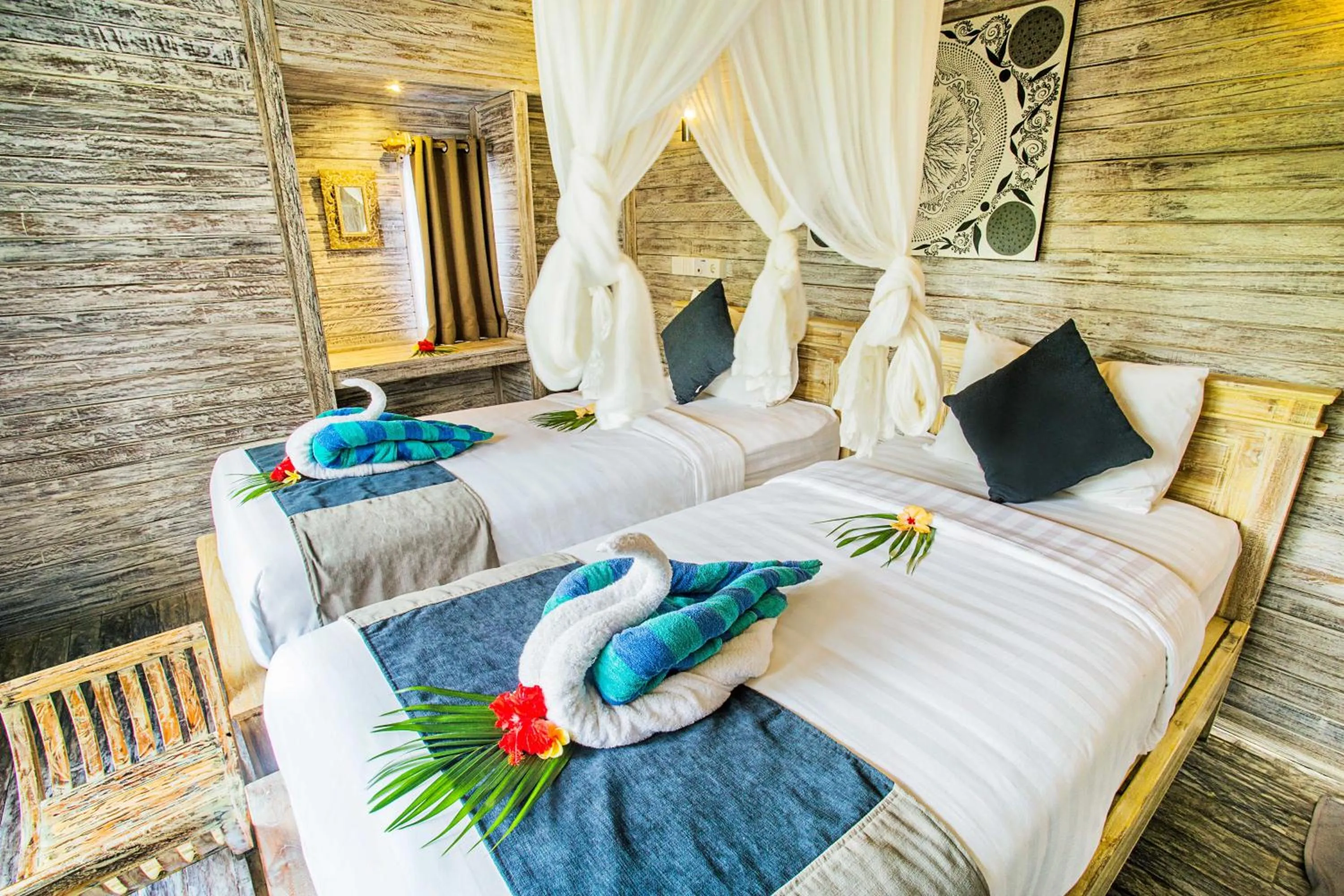 Bed in The Syron Huts Lembongan