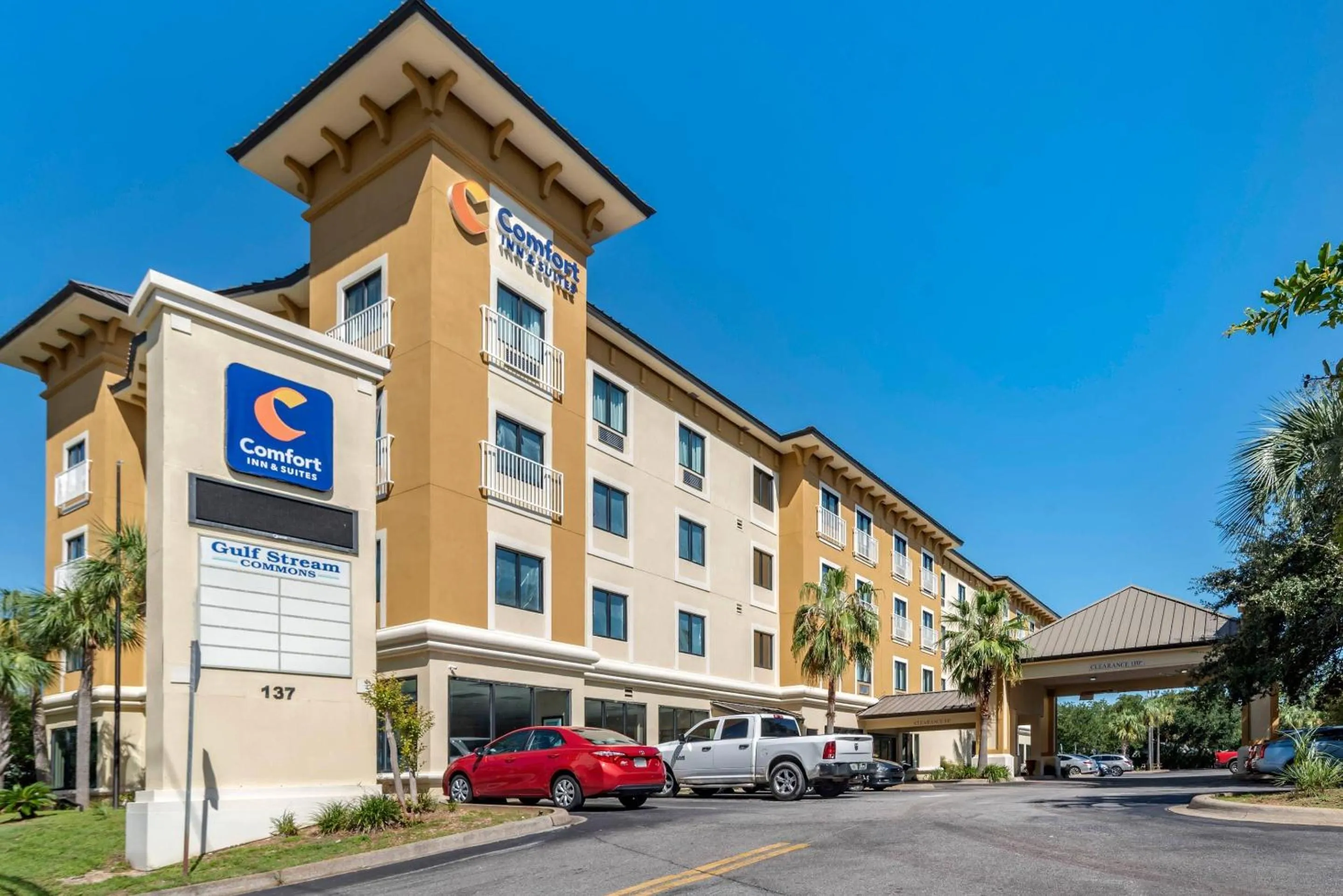 Property building in Comfort Inn & Suites Fort Walton Beach - Destin West