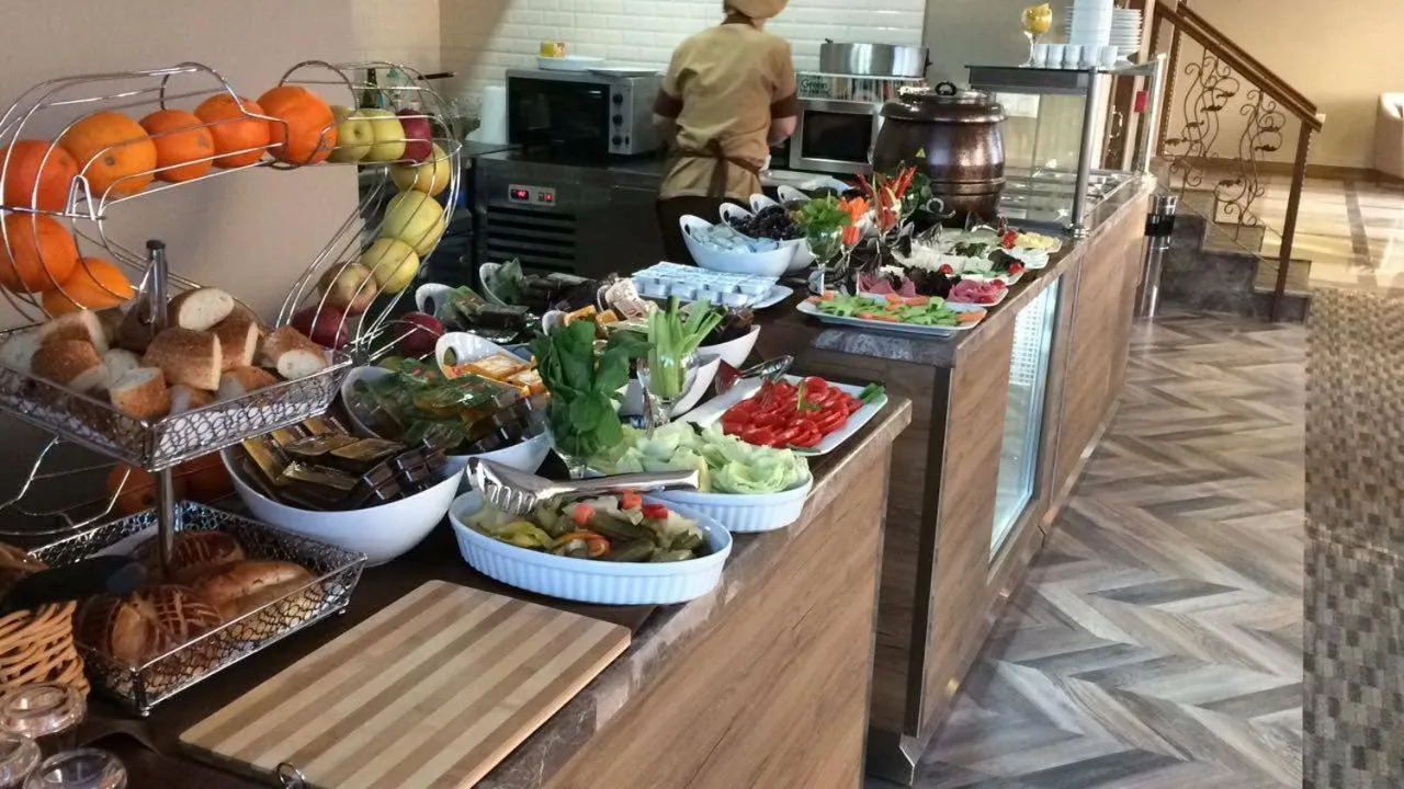 Buffet breakfast in Otel Vona