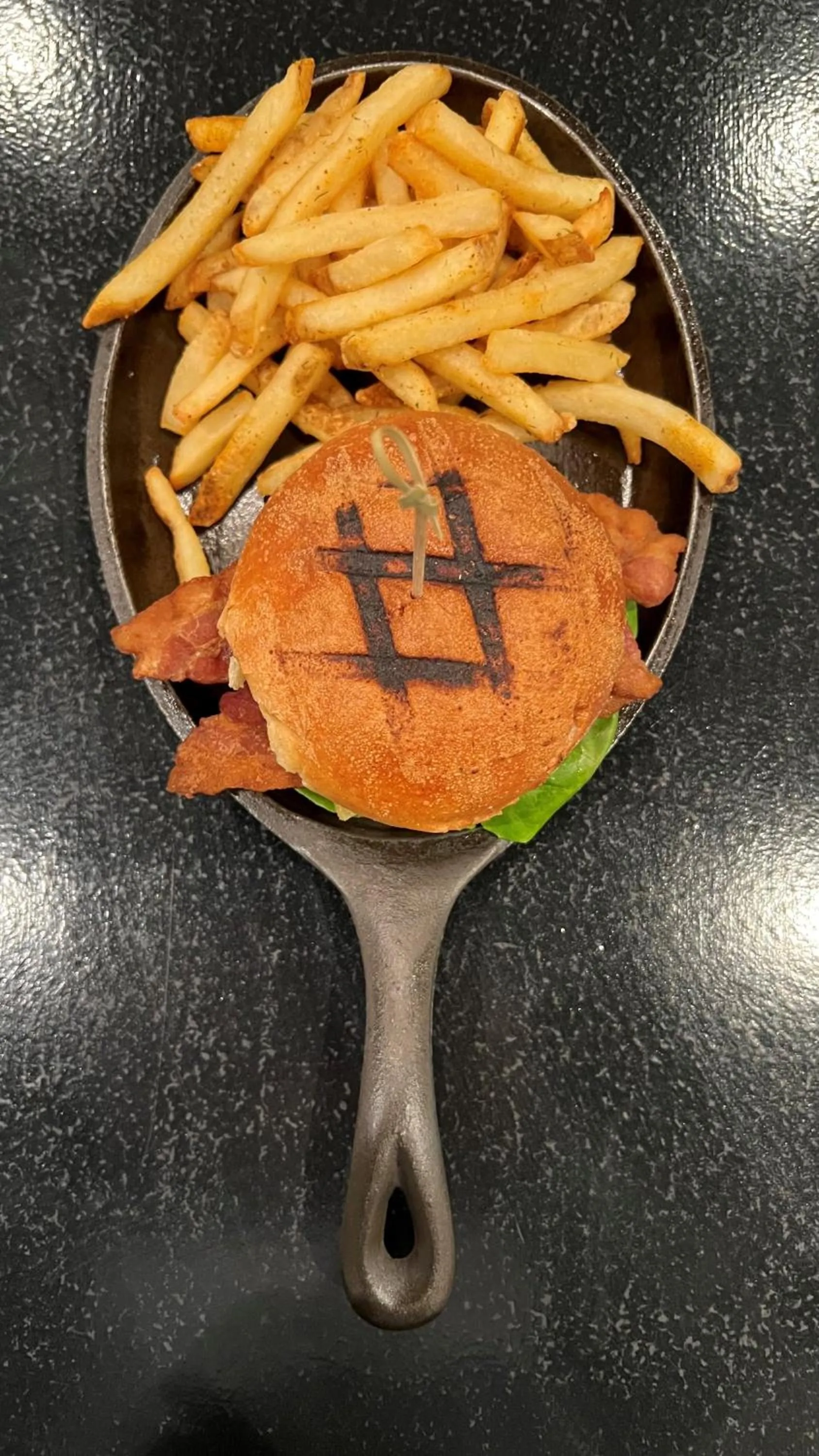 Restaurant/places to eat in Hotel & Suites Le Dauphin Drummondville