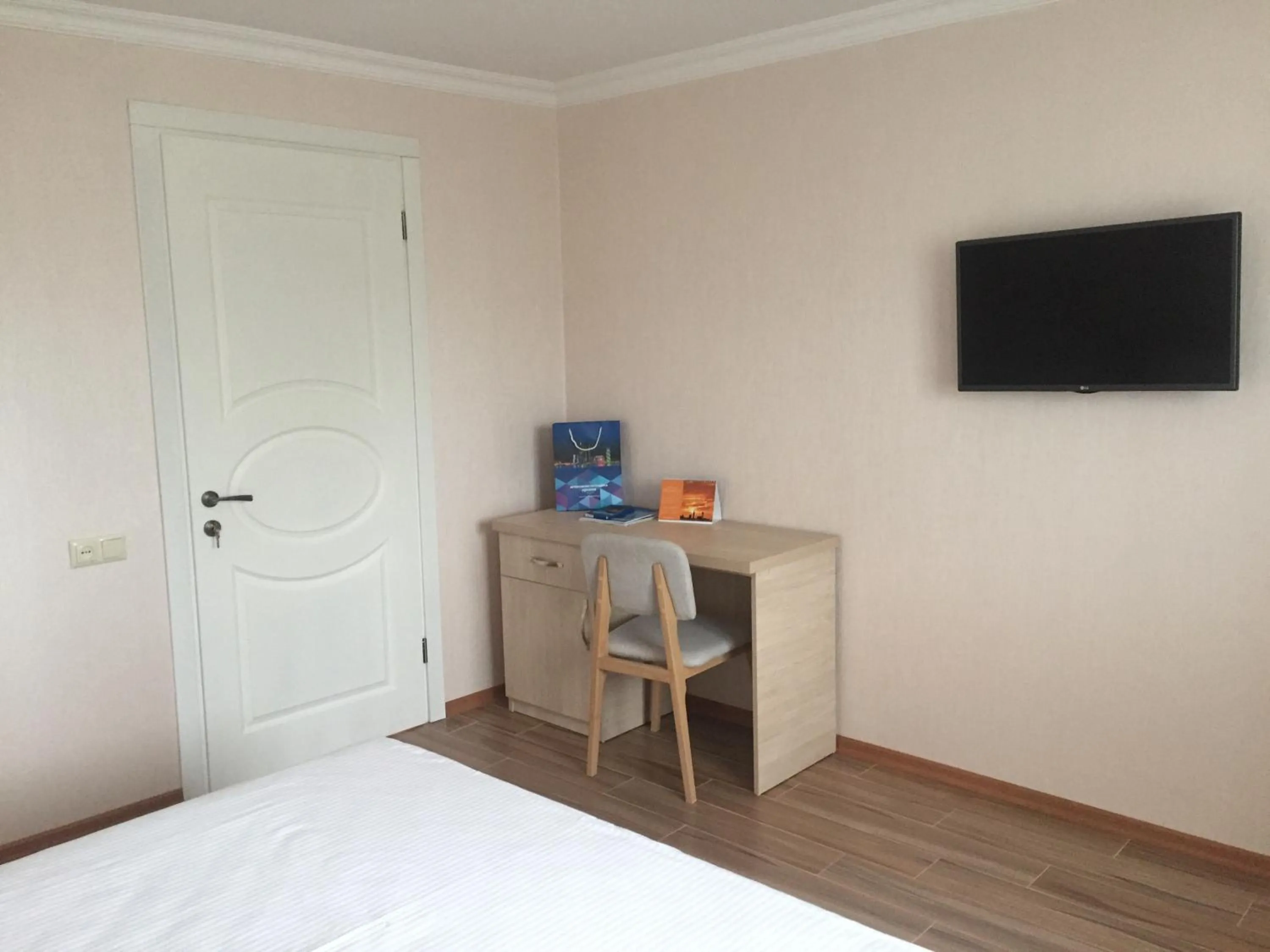 Shower, Bed in Hotel Botanica