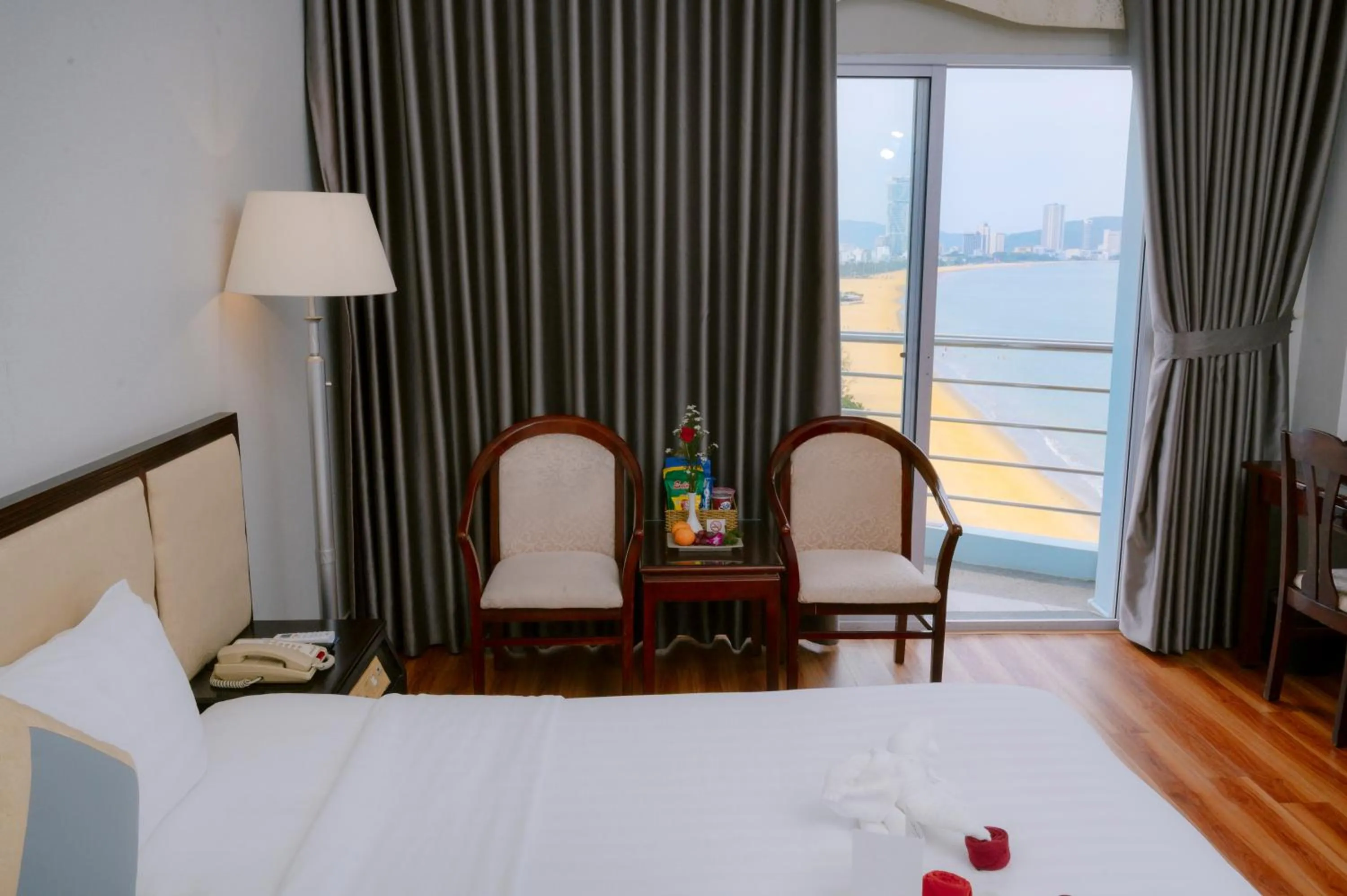 View (from property/room), Bed in Seagull Hotel