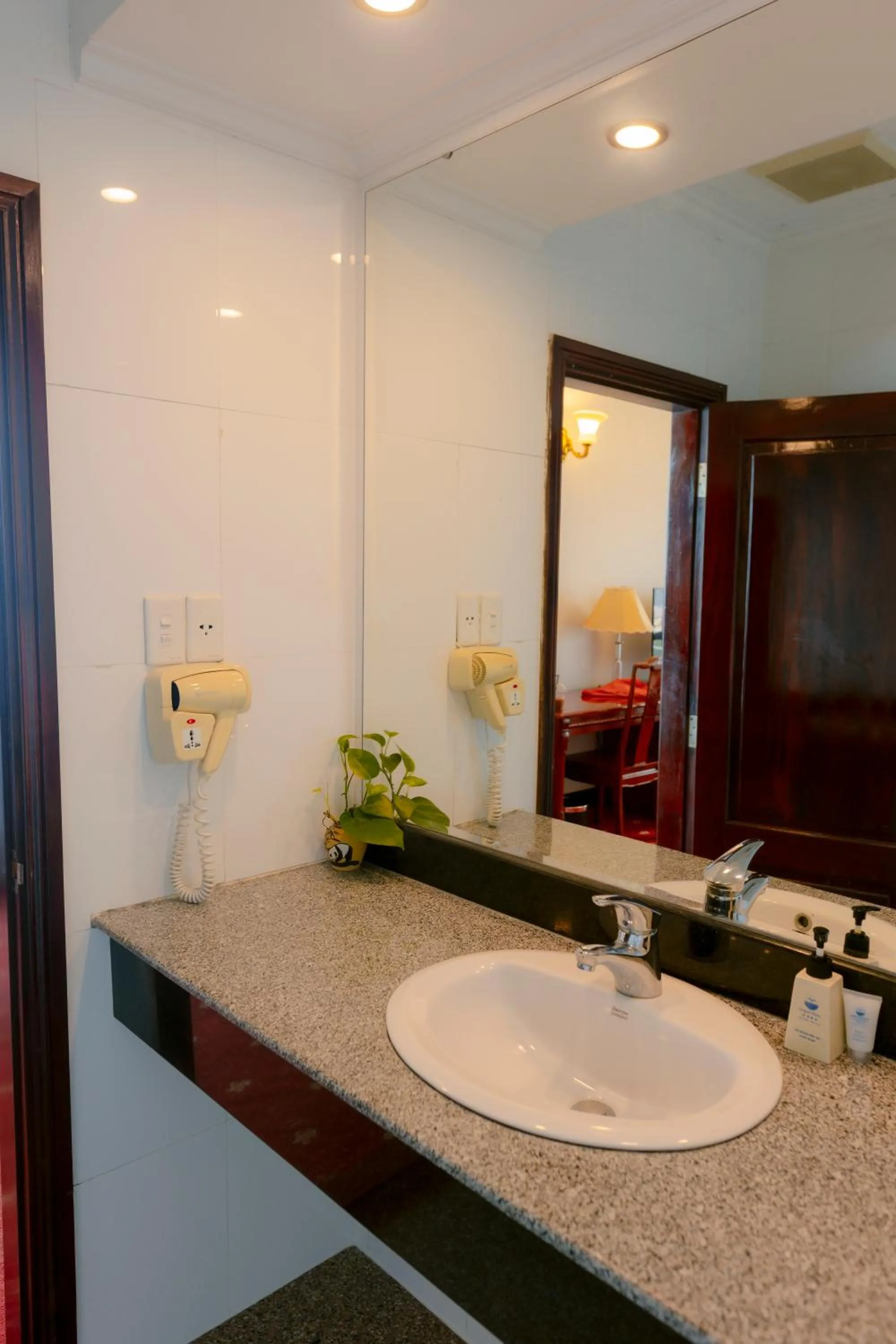 Bathroom in Seagull Hotel