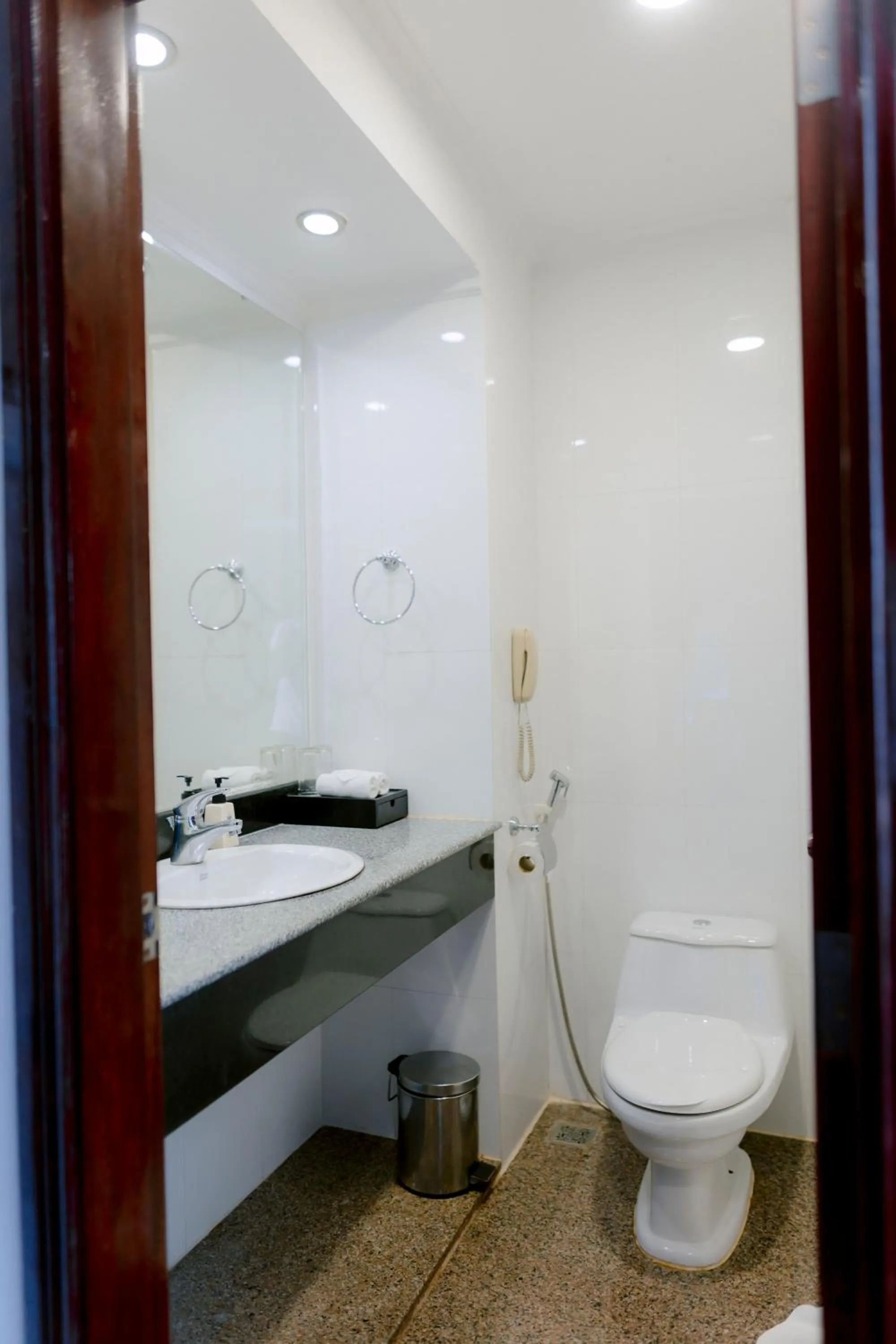 Shower in Seagull Hotel