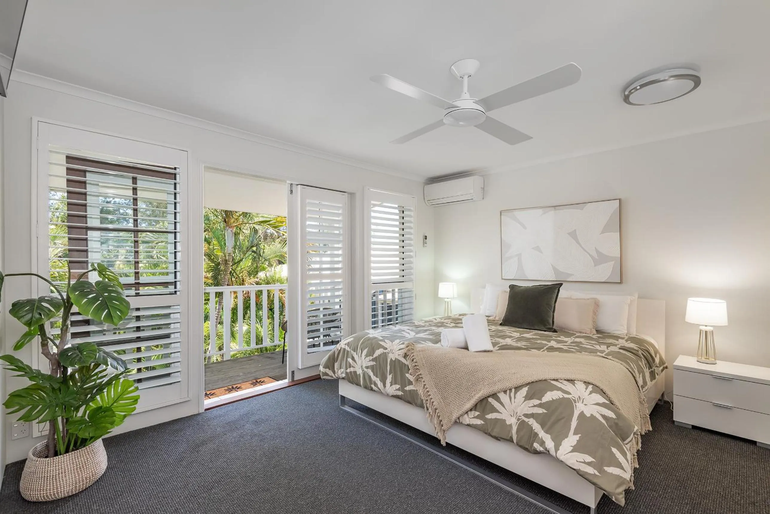 Bedroom, Bed in Sandy Beach Resort