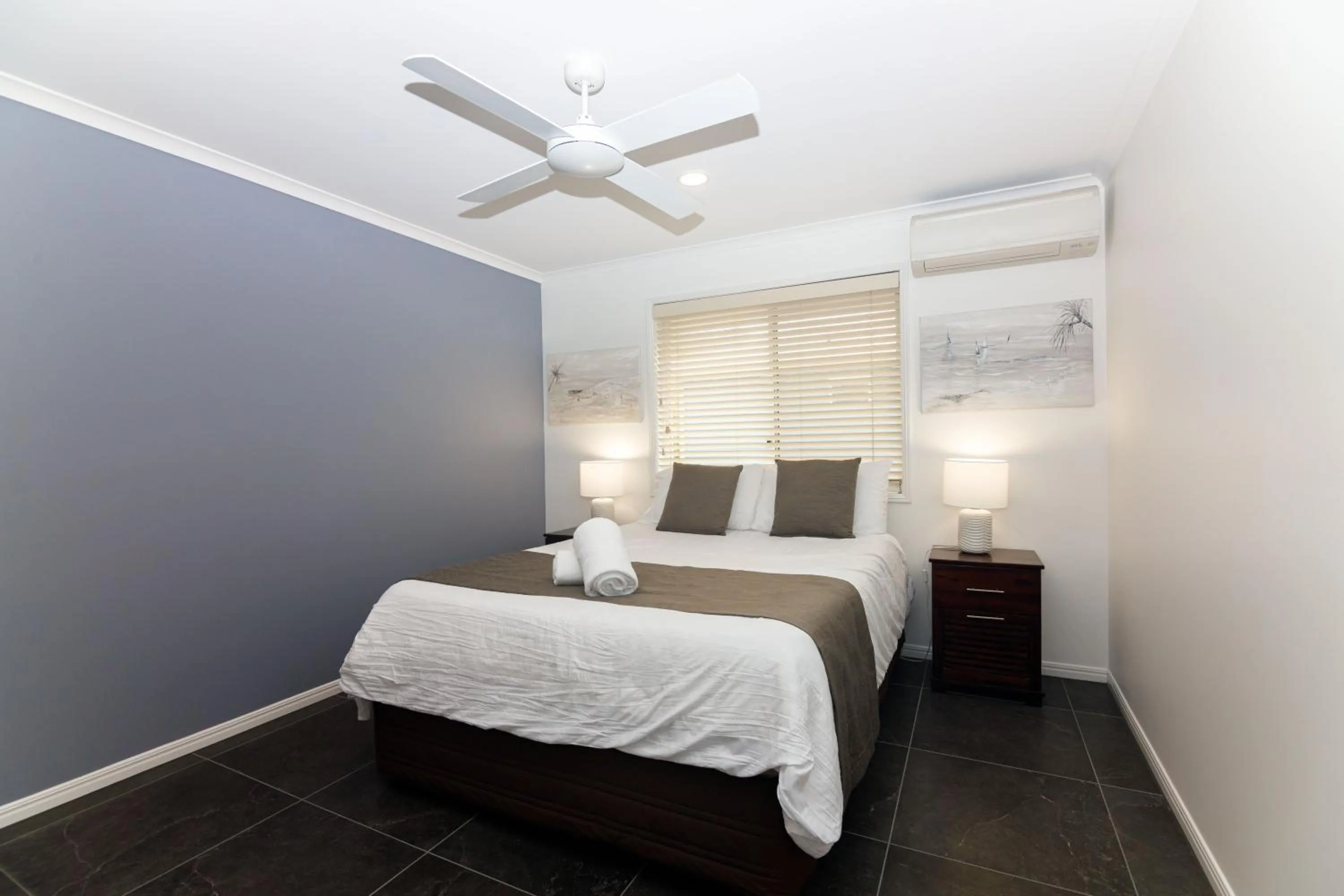 Bedroom, Bed in Sandy Beach Resort