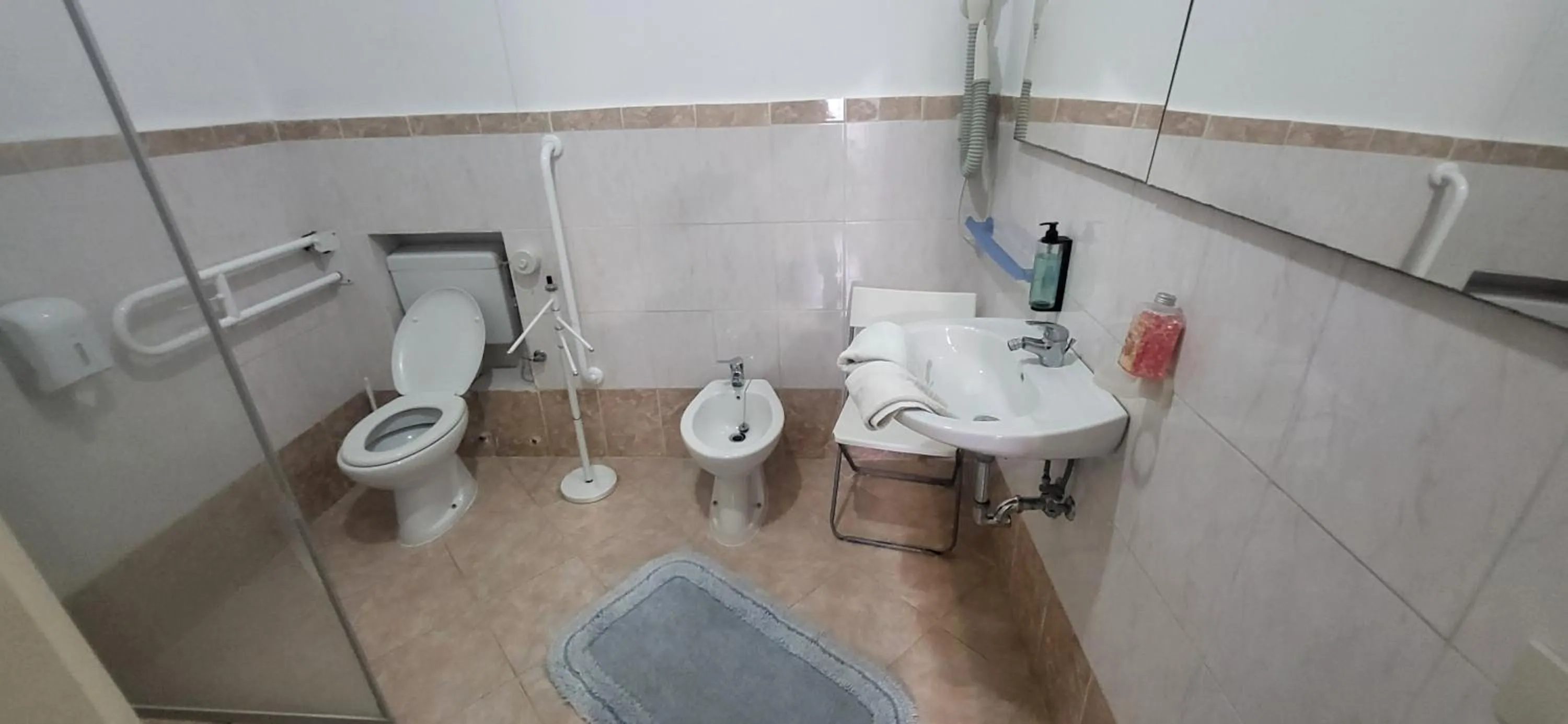 Bathroom in Hotel Dory