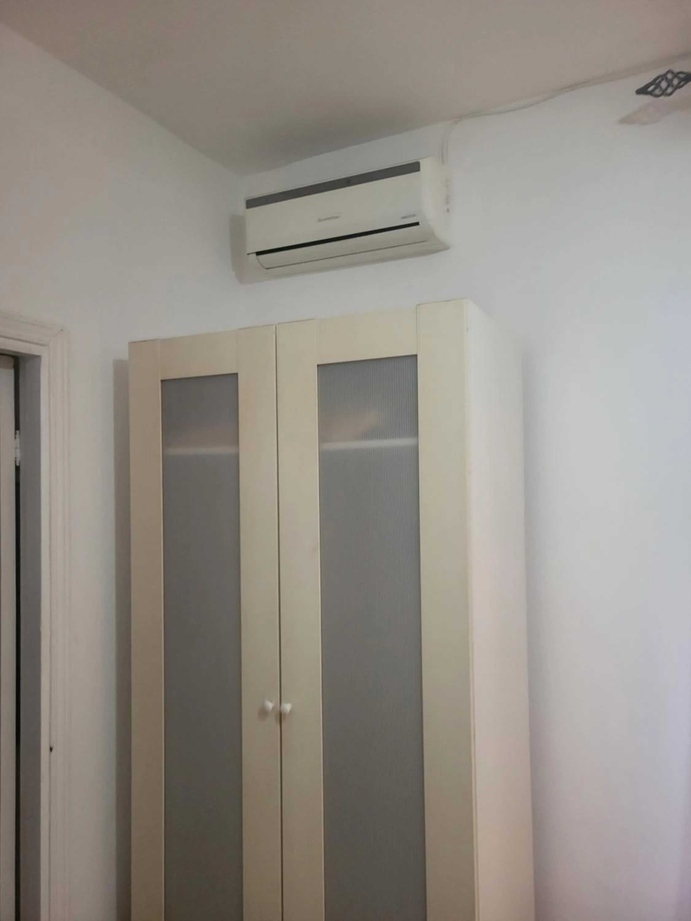 air conditioner in Hotel Dory