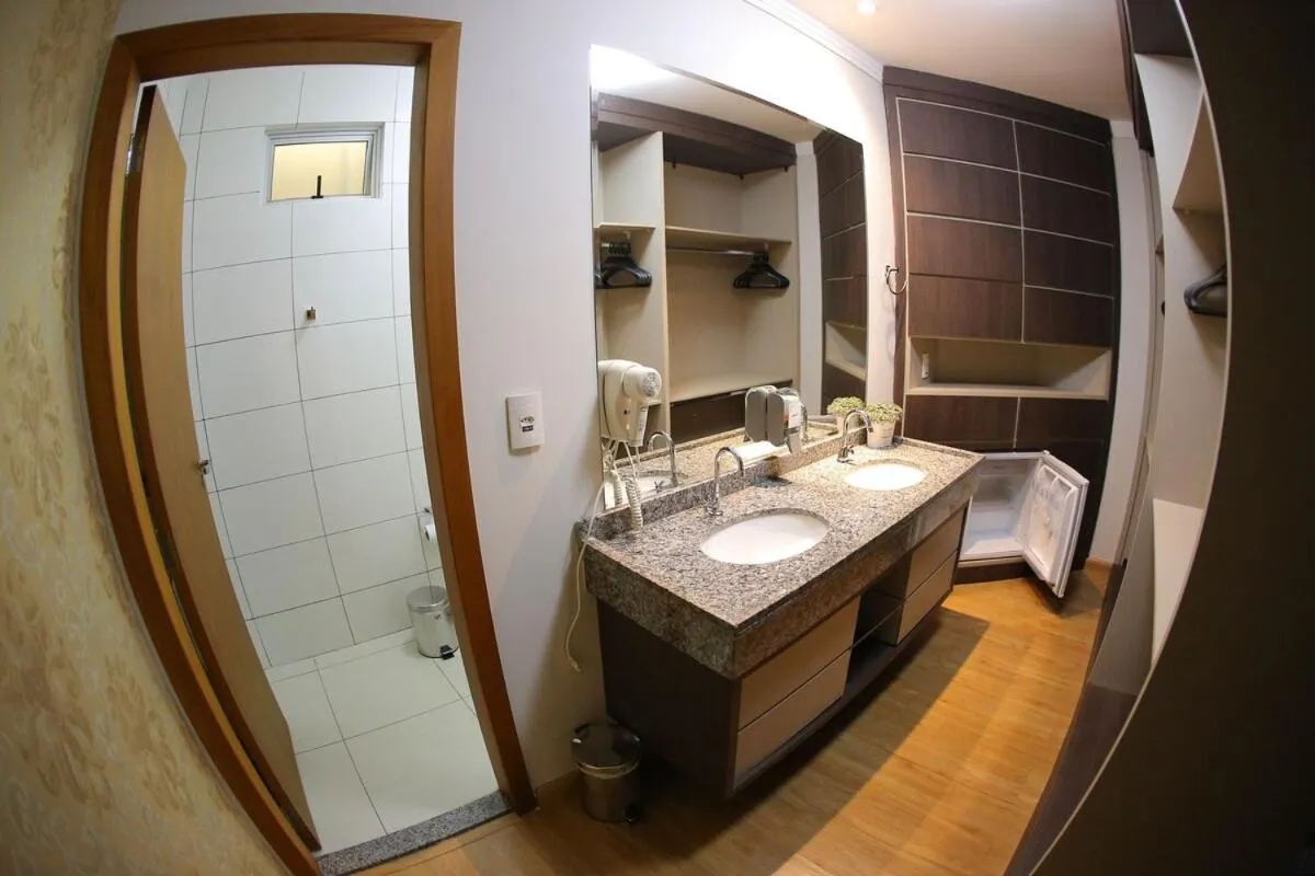 Bathroom in Paraná Comfort Hotel
